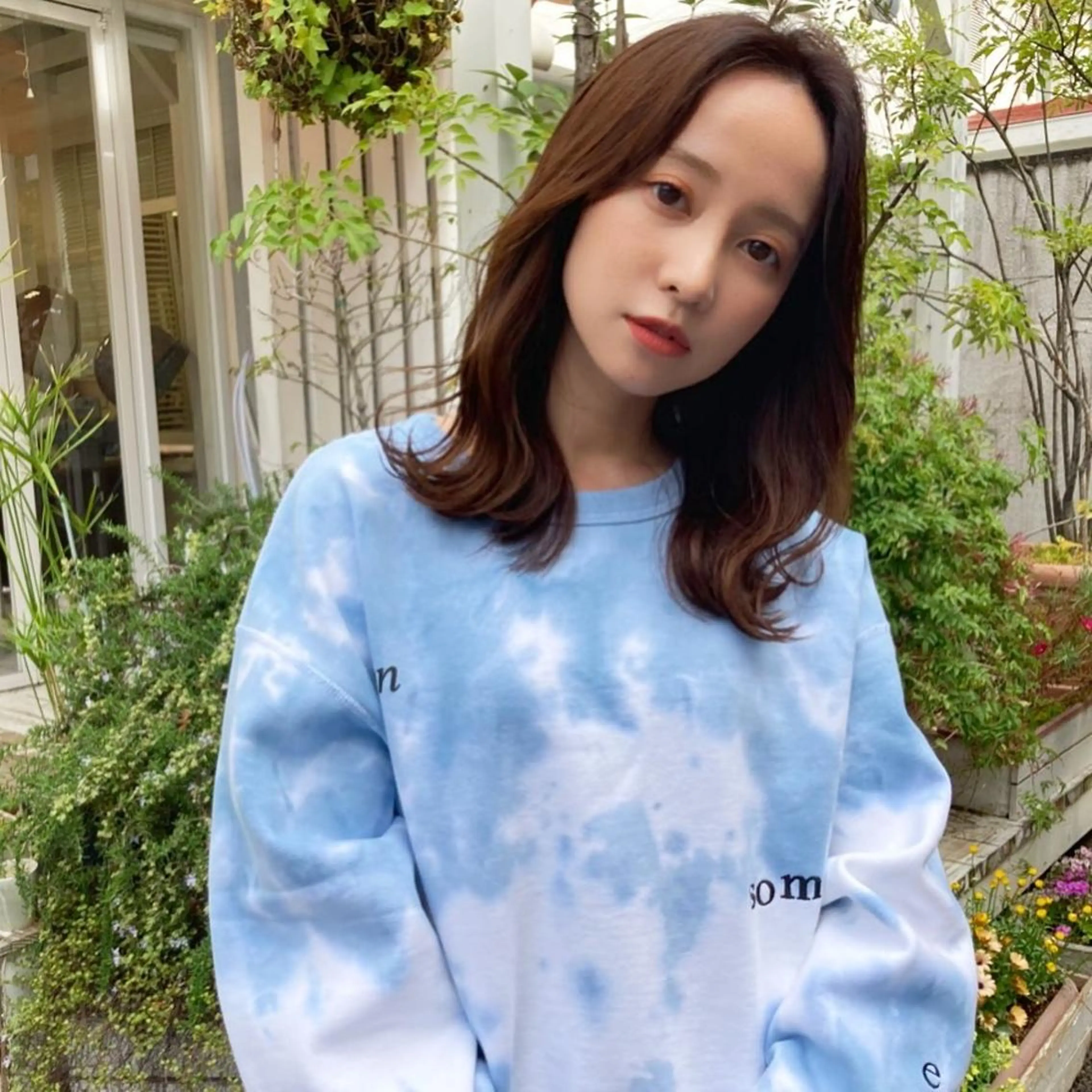 ミディアム カラー ヘアアレンジ ミディアムパーマ ベージュカラー 透明感カラー ハイライトカラー ミルクティーベージュ 韓国/髪質改善💘 櫻井かれんのヘアスタイル