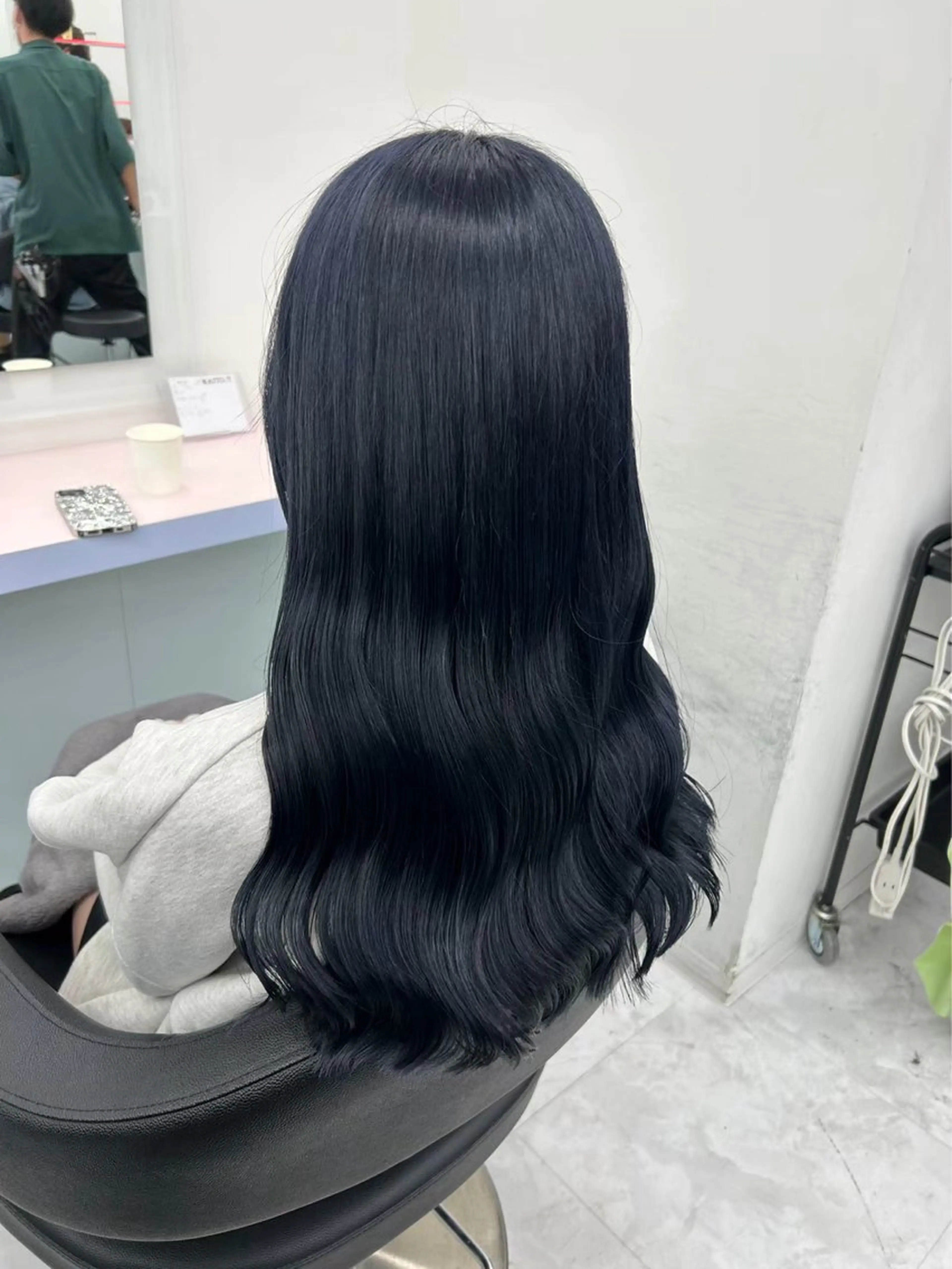 セミロング カラー パーマ ヘアアレンジ 透明感ブリーチカラー 🌈TOMOHIROのヘアスタイル