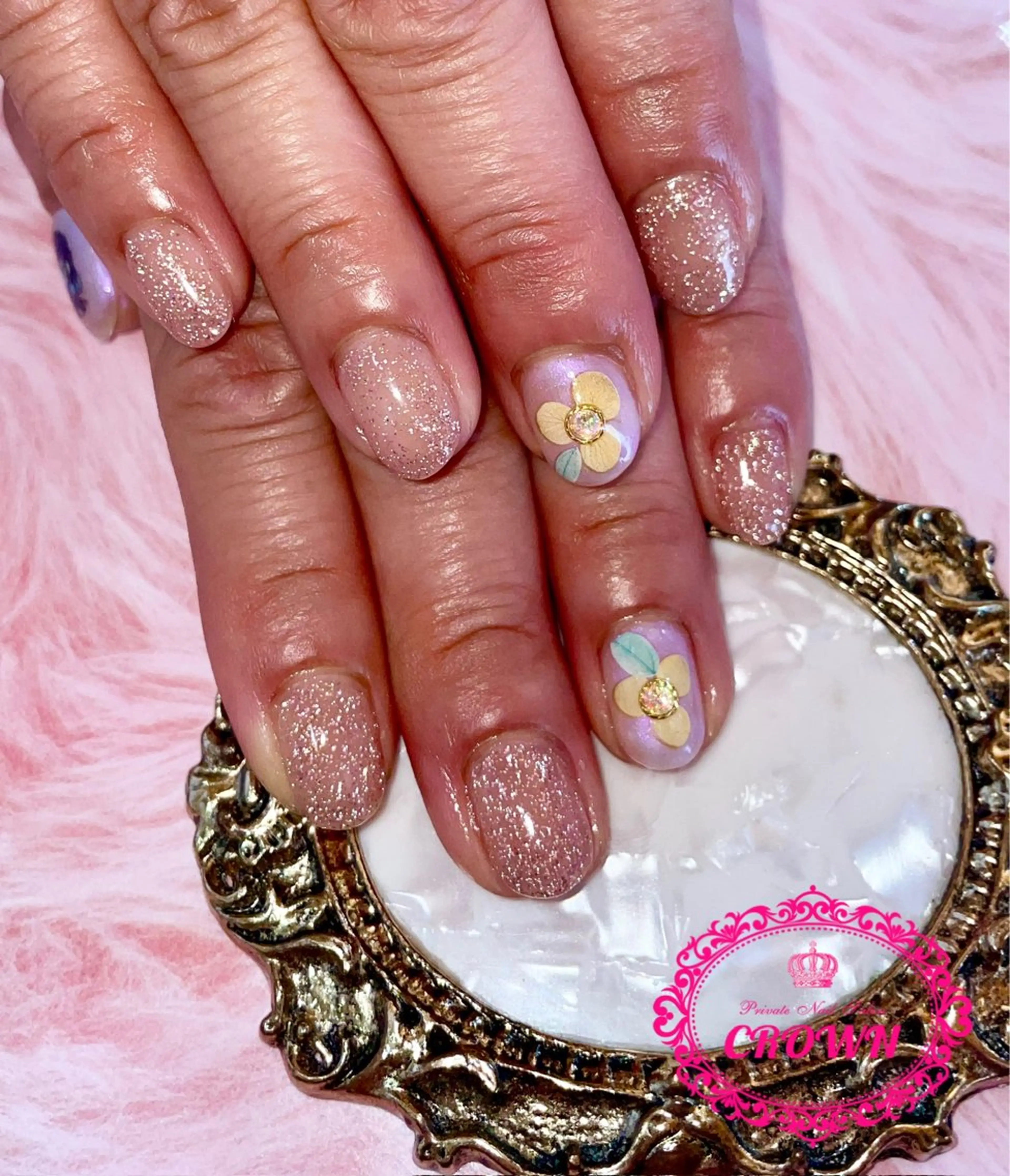 ネイル CROWN プライベートサロンのネイルデザイン