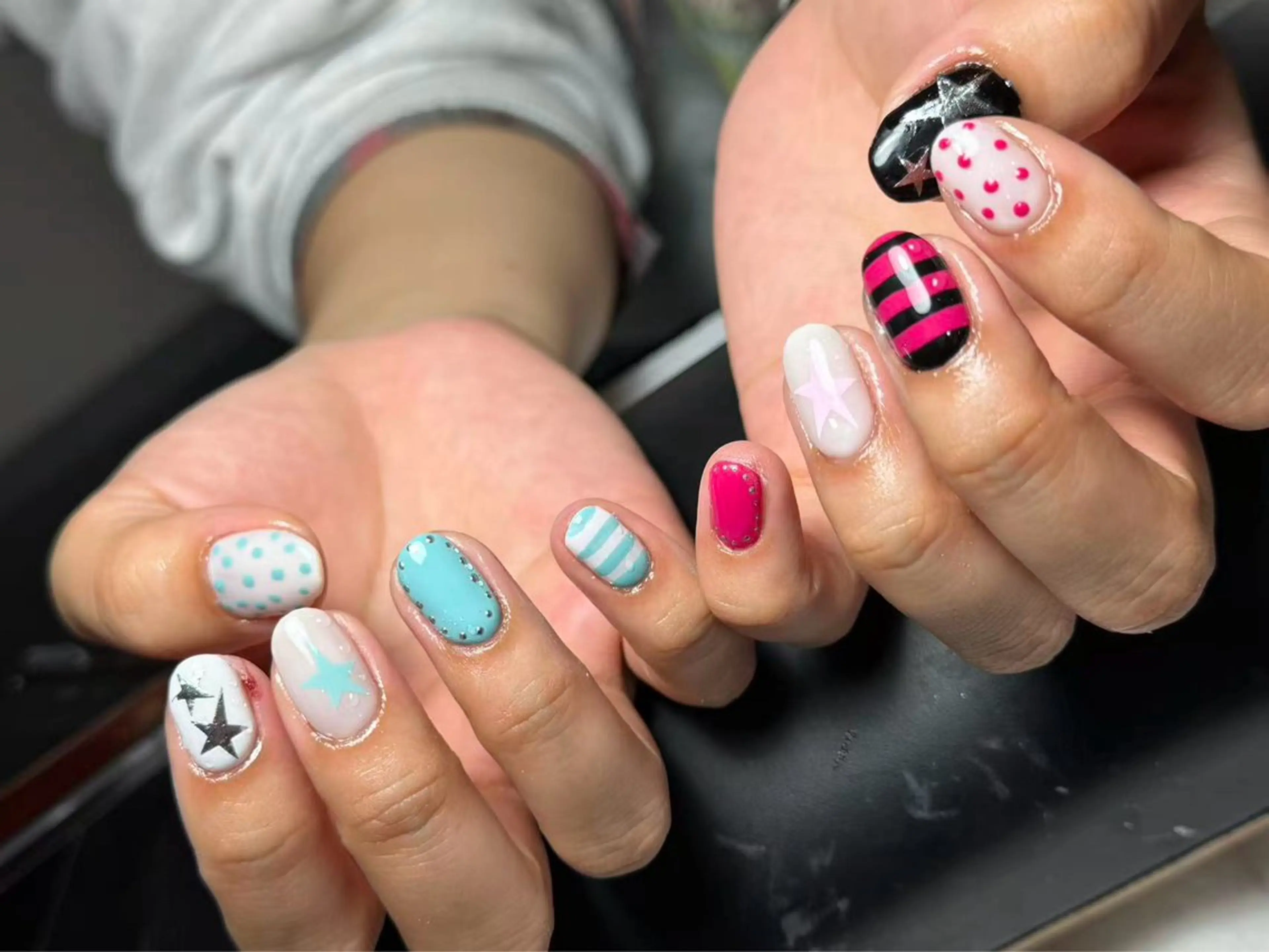 ネイル アートネイル ボーダー ドット ジェルネイル ピンク ハンドネイル モンナ CCのネイルデザイン