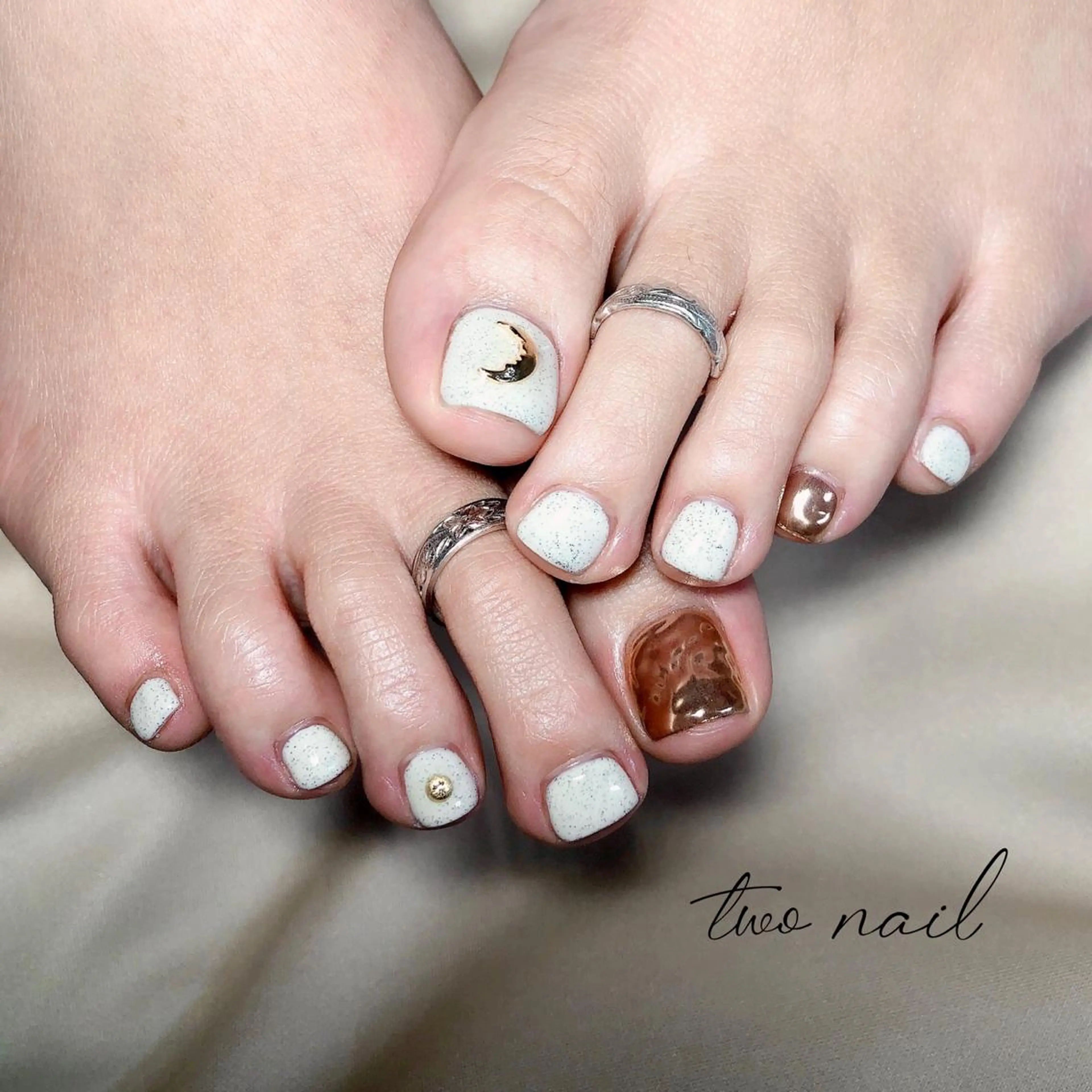 ネイル アートネイル ブラウン フットネイル ハート ニュアンスネイル フットネイル two nailのネイルデザイン