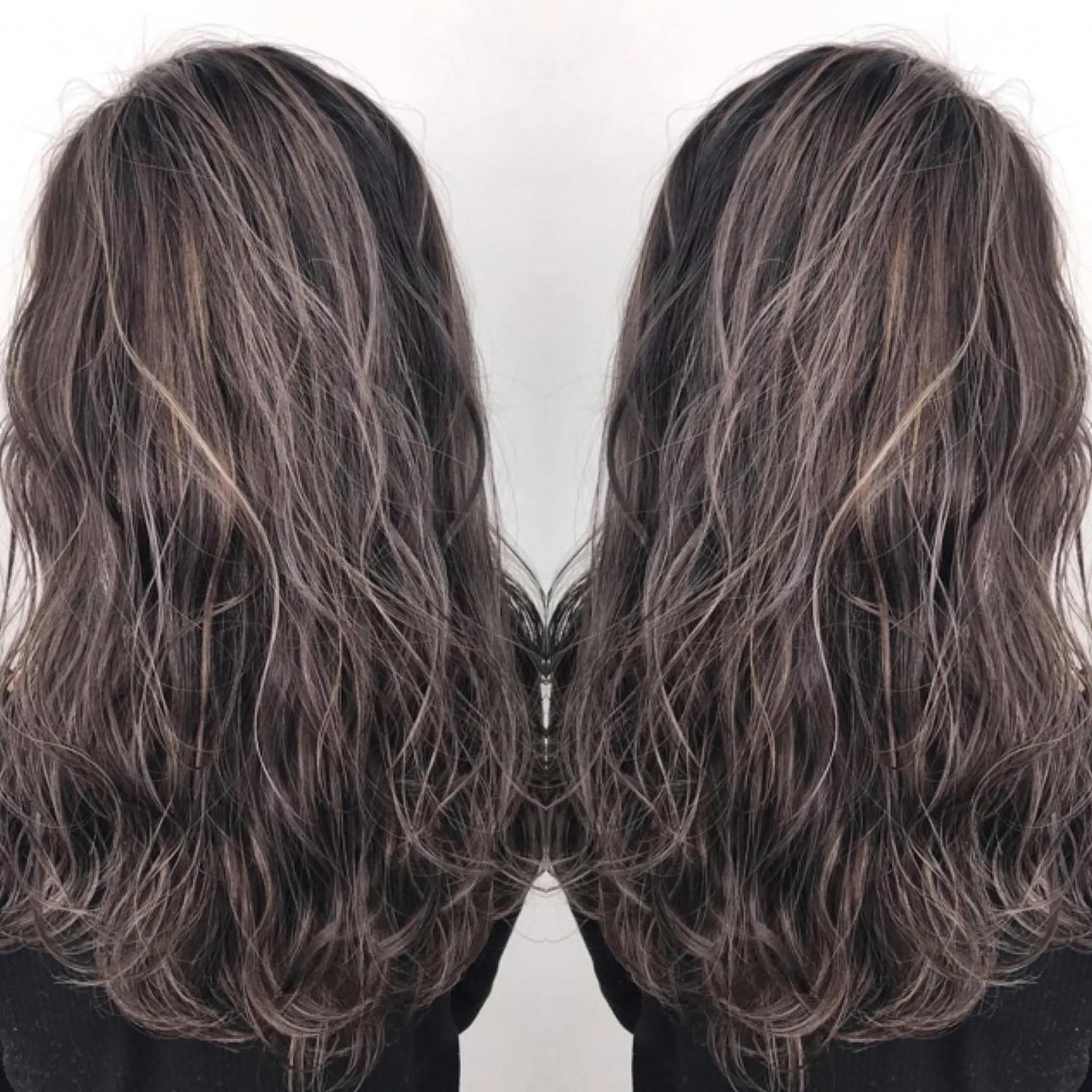 ロング ハイライト 白髪ぼかしハイライト めさきすずなのヘアスタイル