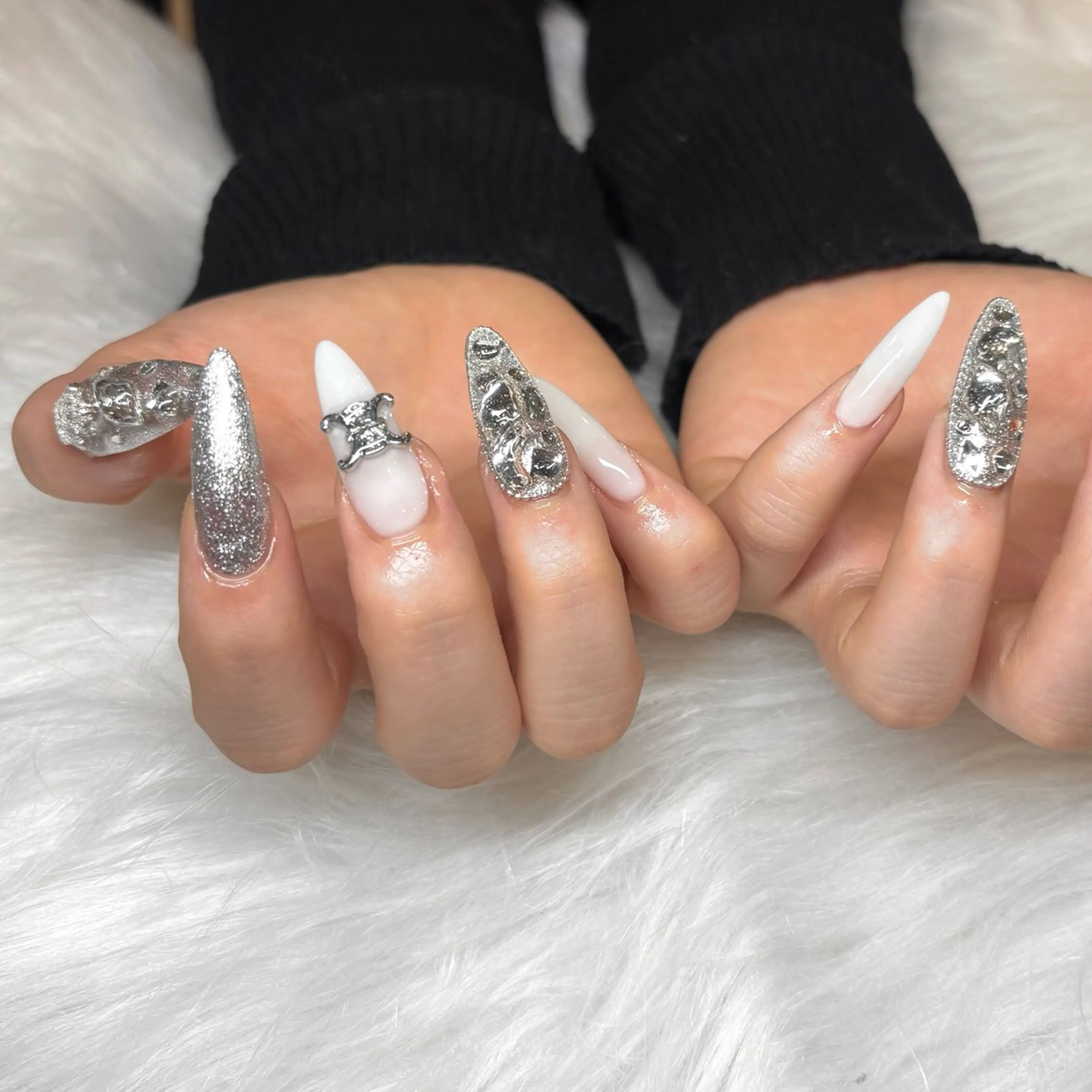 ネイル シルバー ハンドネイル HANA ソブエのネイルデザイン