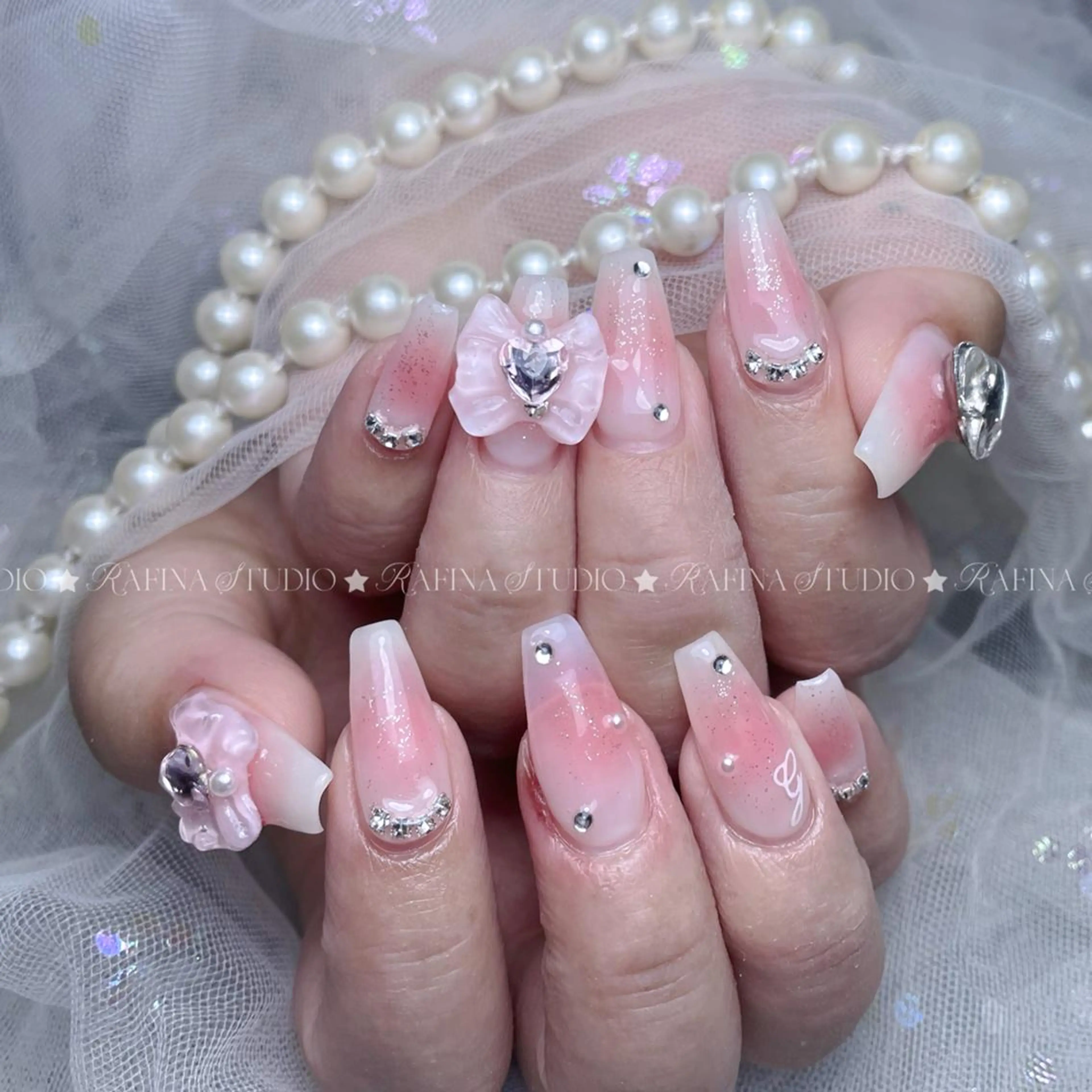 ネイル 玲央 YOYOのネイルデザイン