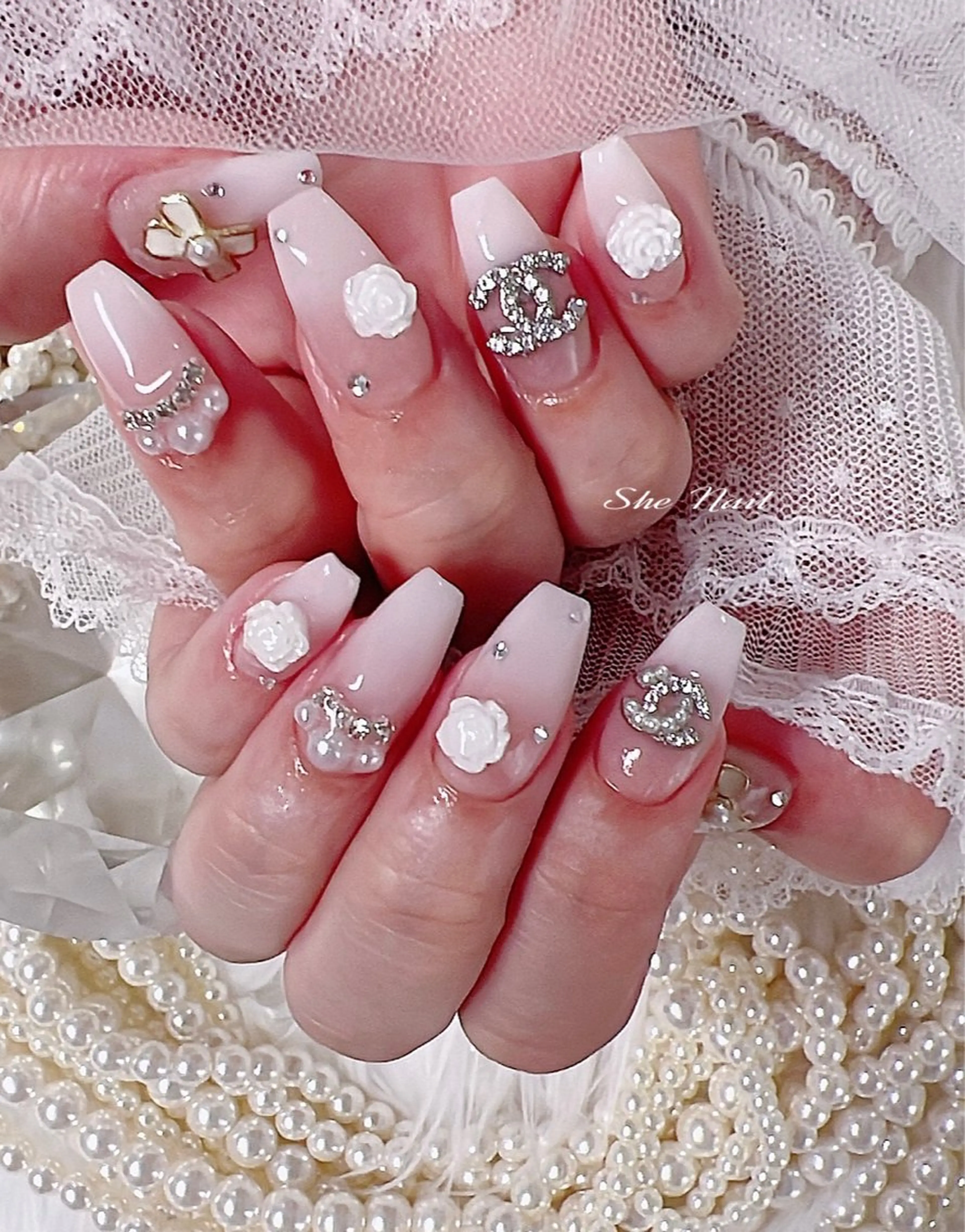 ネイル チークネイル 長さ出し フレンチネイル ガラスフレンチ グラデーション She   Nail所属・ISA_ BELLAのネイルデザイン
