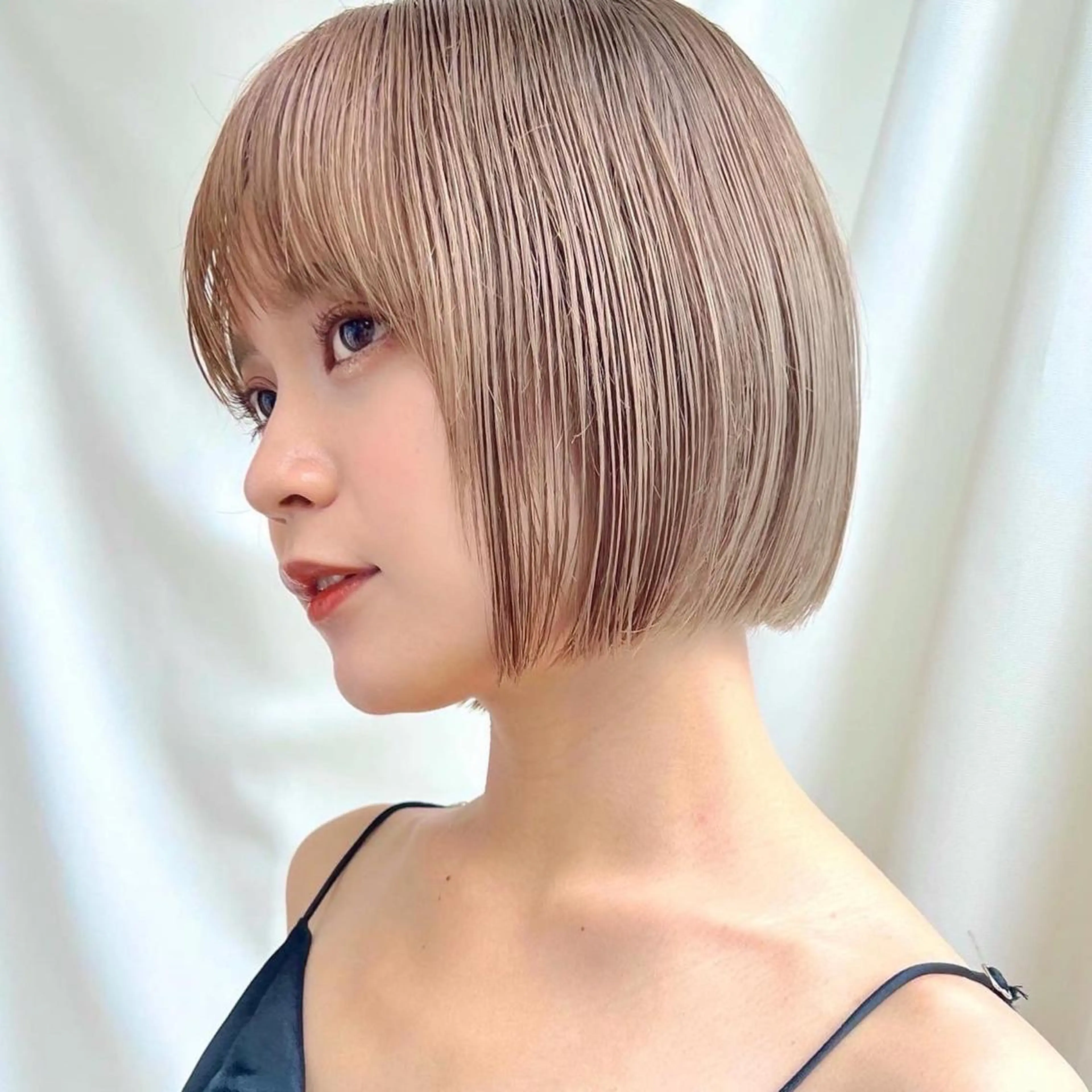 ショート カラー ヘアアレンジ ベージュカラー 透明感カラー グレージュ ボブ カット ヘアカラー トリートメント レイヤー専門家 ダブルカラー修のヘアスタイル