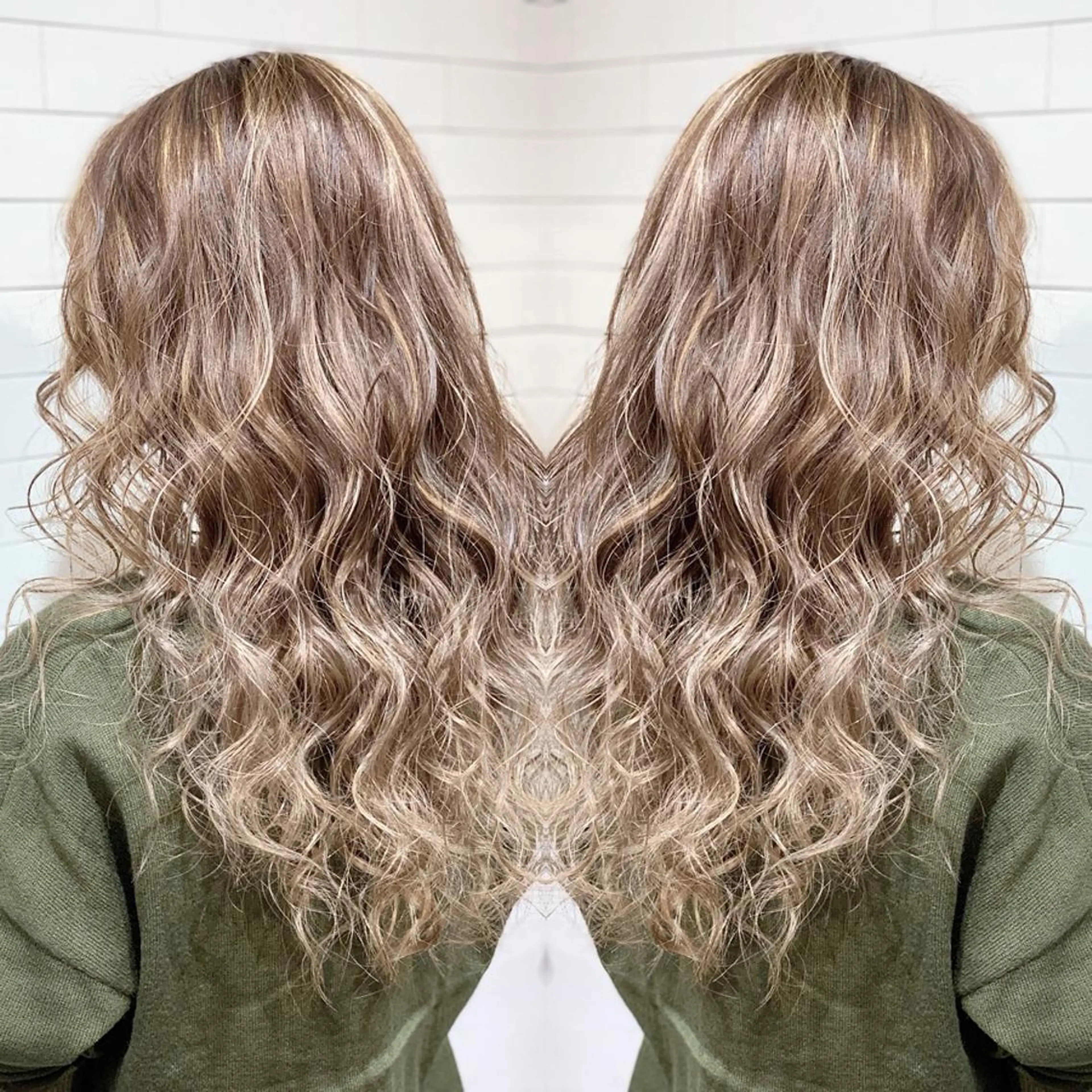 ロング カラー ヘアアレンジ 髪質改善×ハイトーン 中田啄也のヘアスタイル