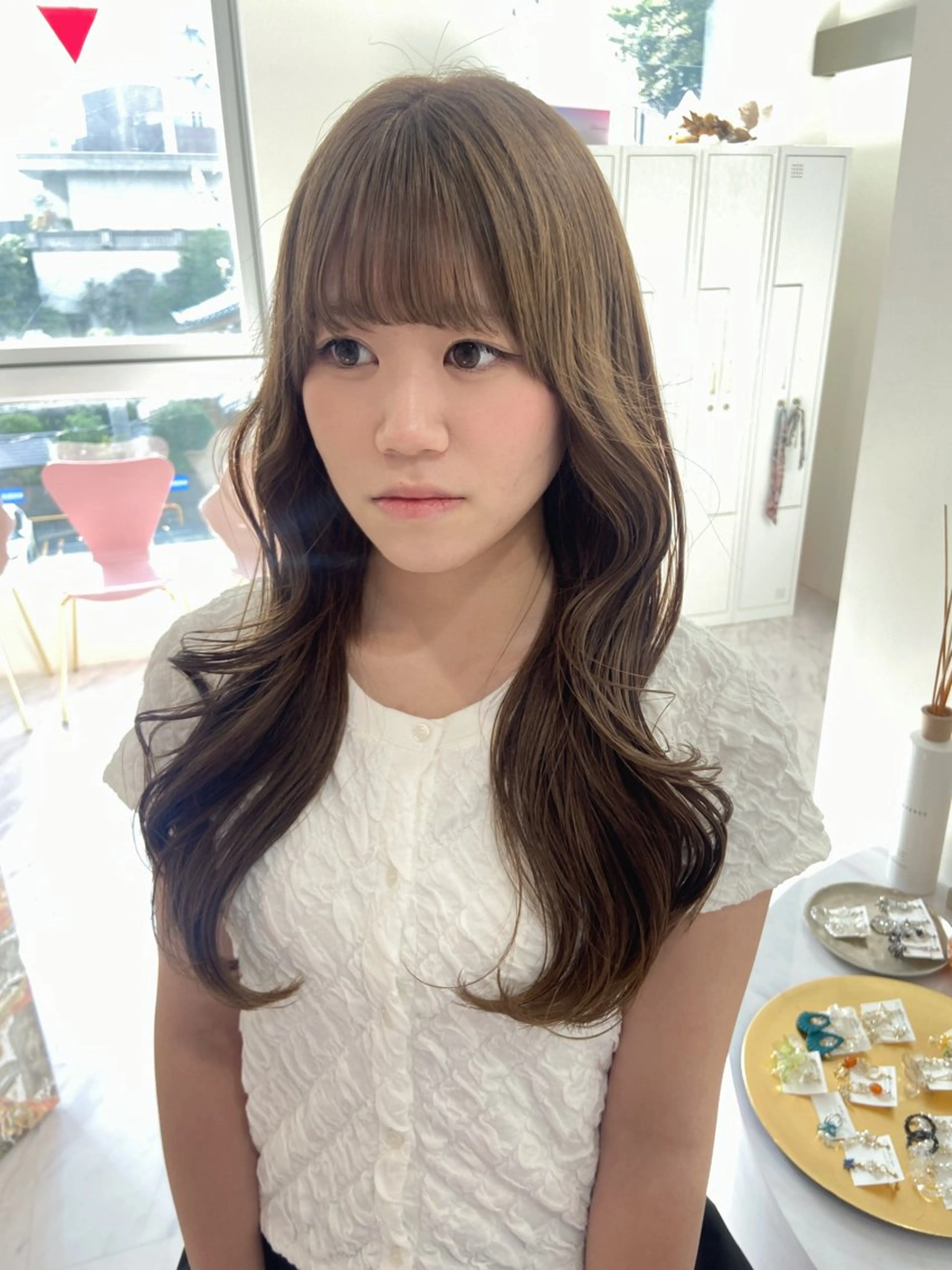 セミロング カラー ベージュカラー オリーブベージュ カット ヘアカラー トリートメント 名駅/ハイトーン /Y2k/YUNAのヘアスタイル