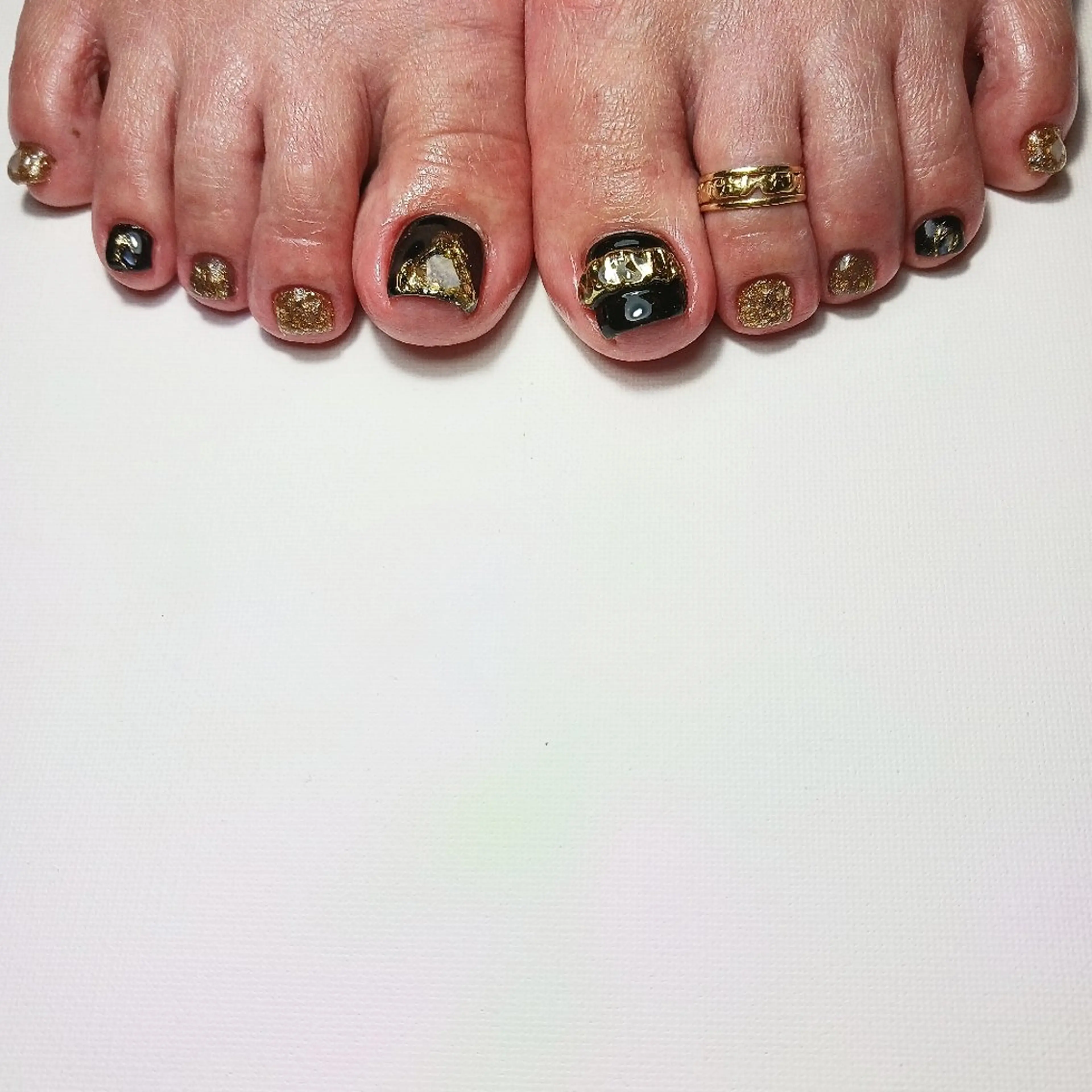 ネイル ジェルネイル ゴールド 持ち込み ショートネイル フットネイル owlnail /持込みデザイン専門のネイルデザイン