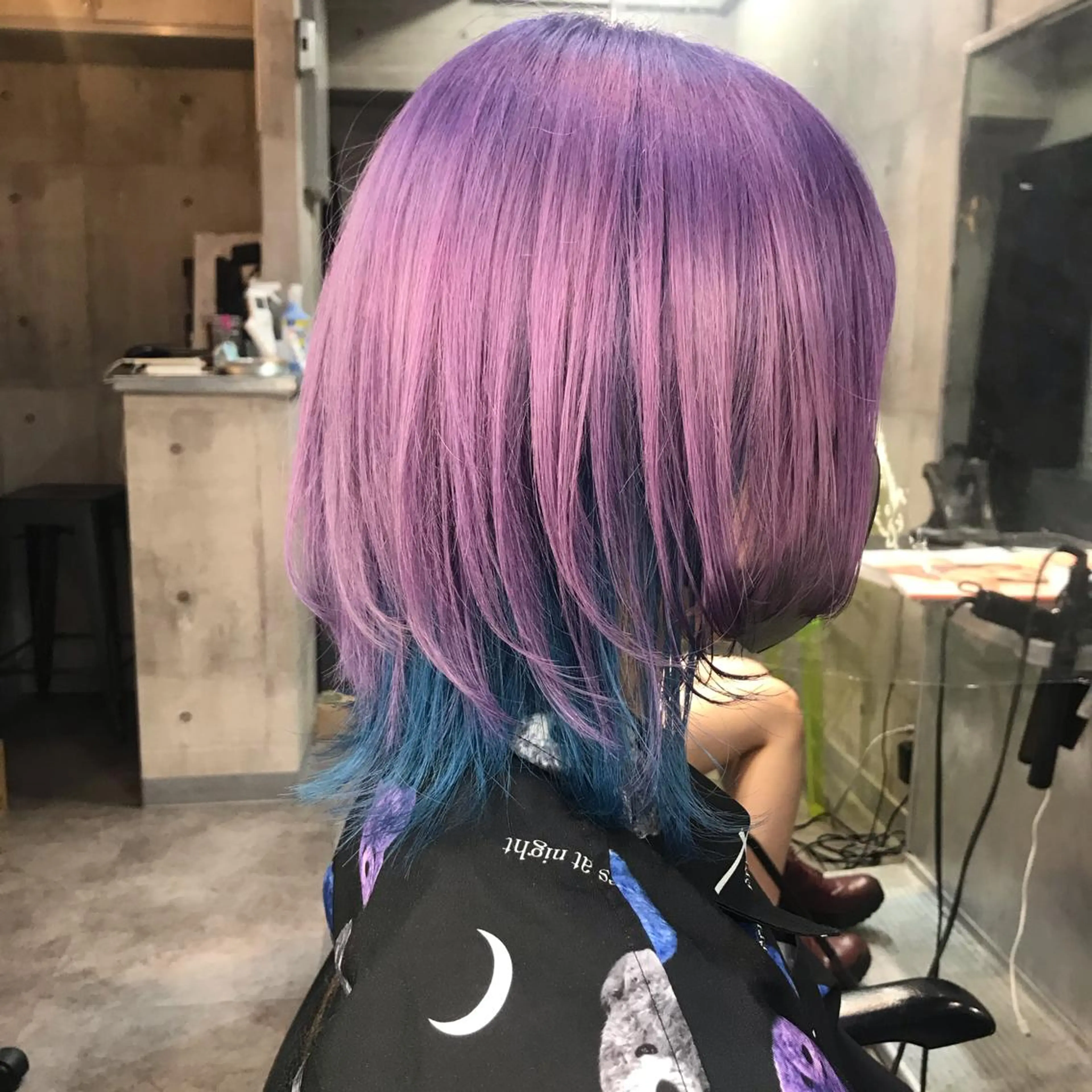 ミディアム カラー アクアカラー ブルーカラー ウルフカット ホワイト&レイヤーカ ットエクステ長畠俊輔のヘアスタイル