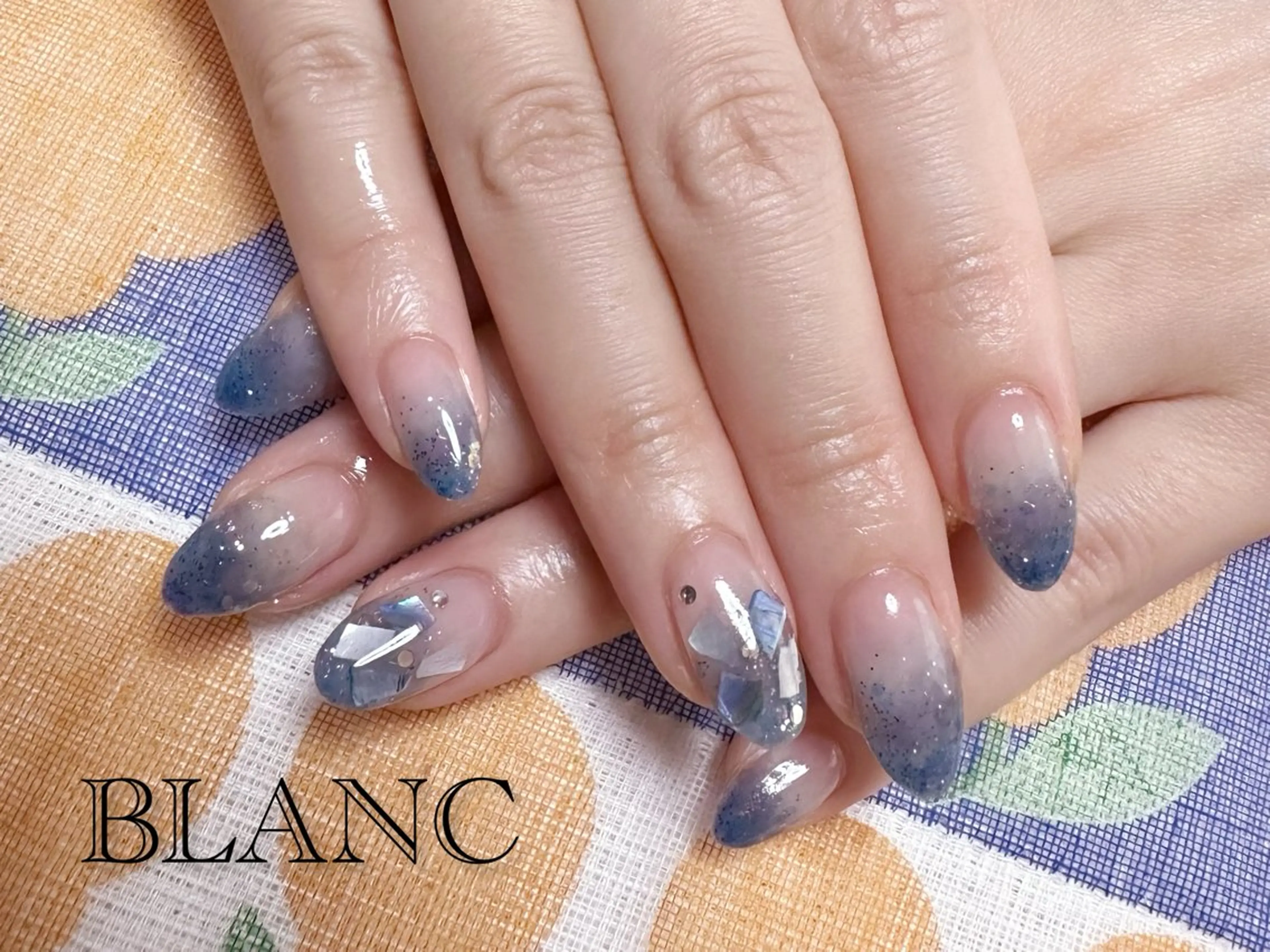ネイル アートネイル 長さ出し ジェルネイル グラデーション 持ち込み BLANC （ブラン）のネイルデザイン