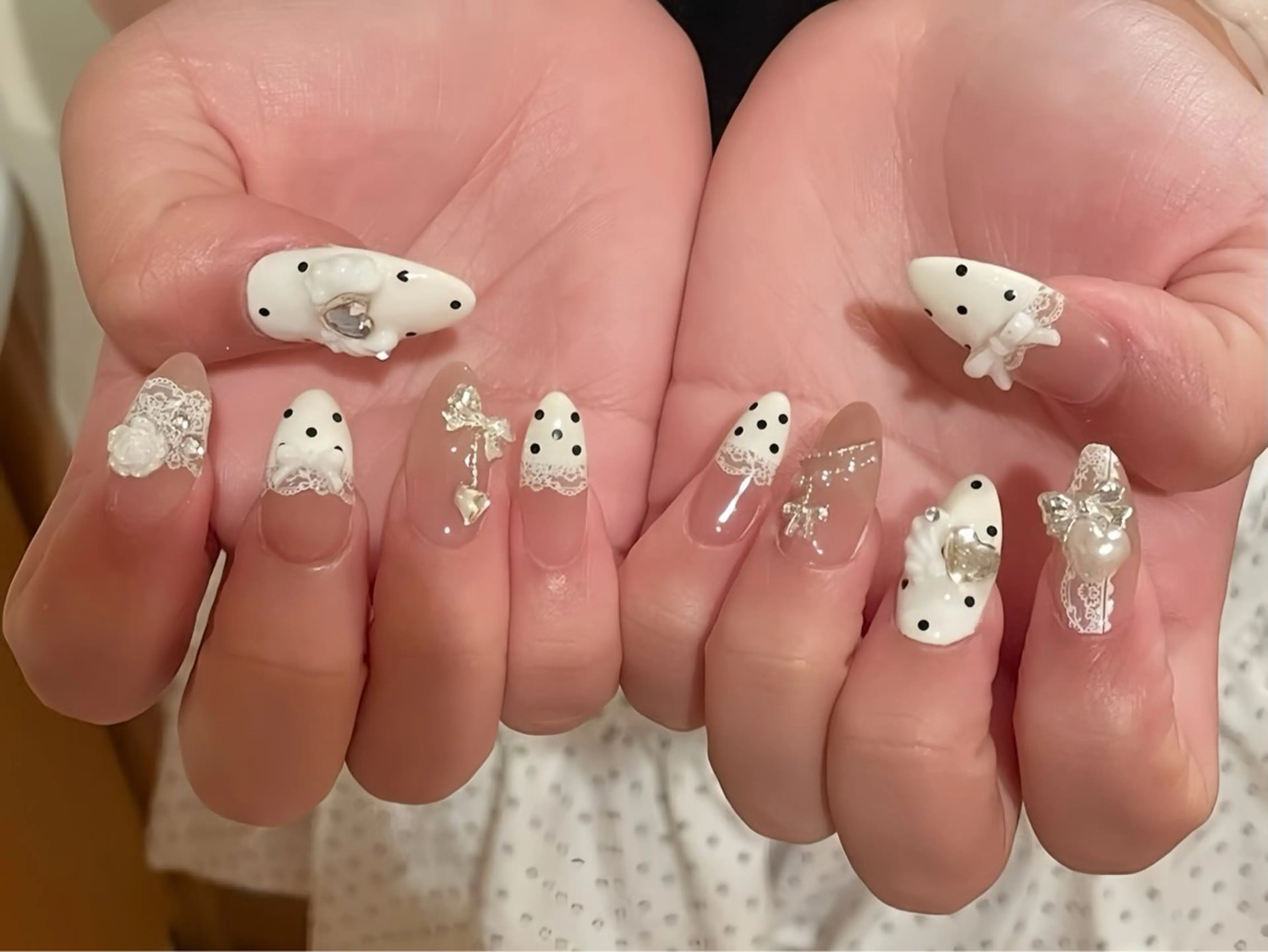 ネイル アニマル柄 ボルドー ブラウン チークネイル フレンチネイル ハンドネイル Rin Nail 新大久保店のネイルデザイン