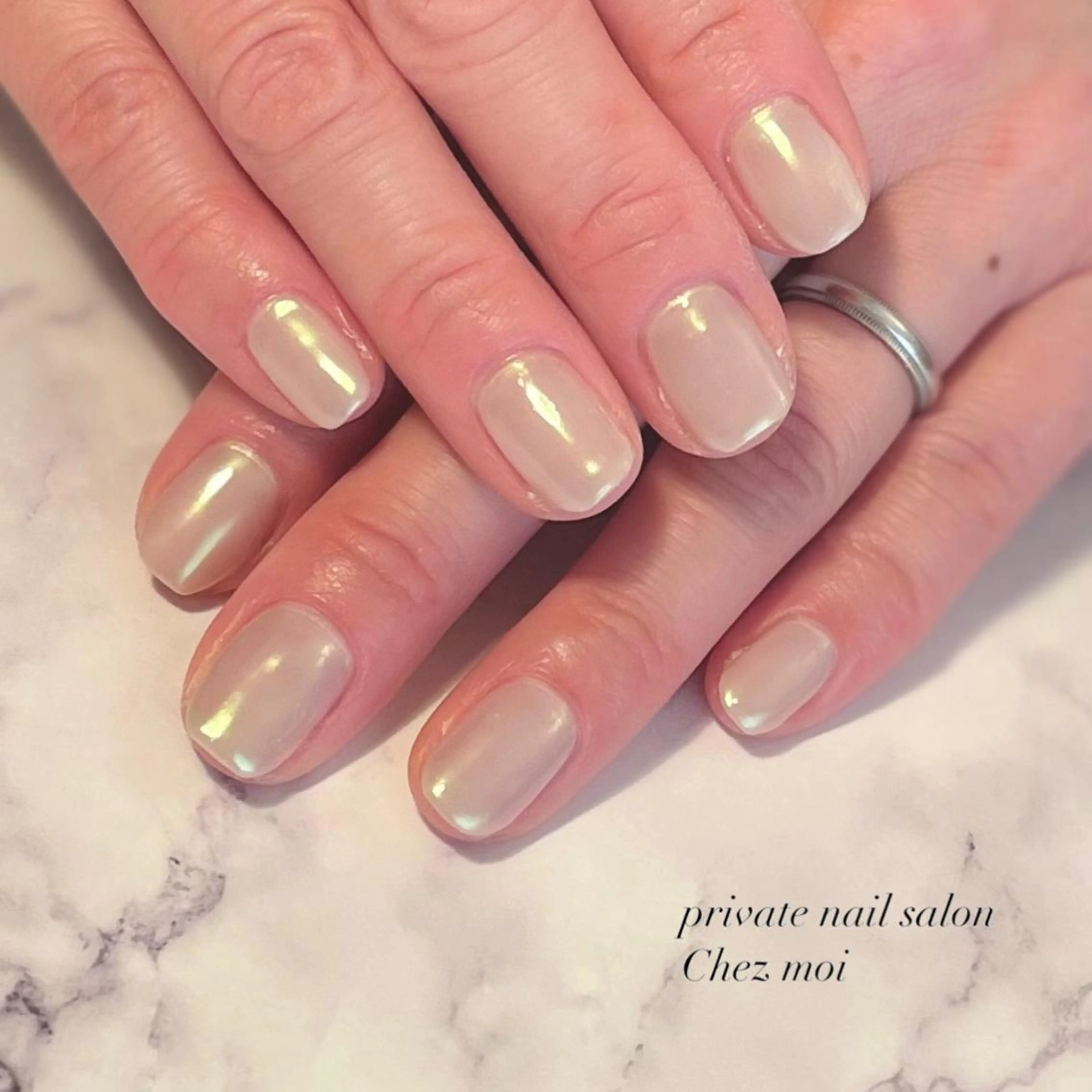 ネイル オーロラネイル KOMINE TOMOKOのネイルデザイン