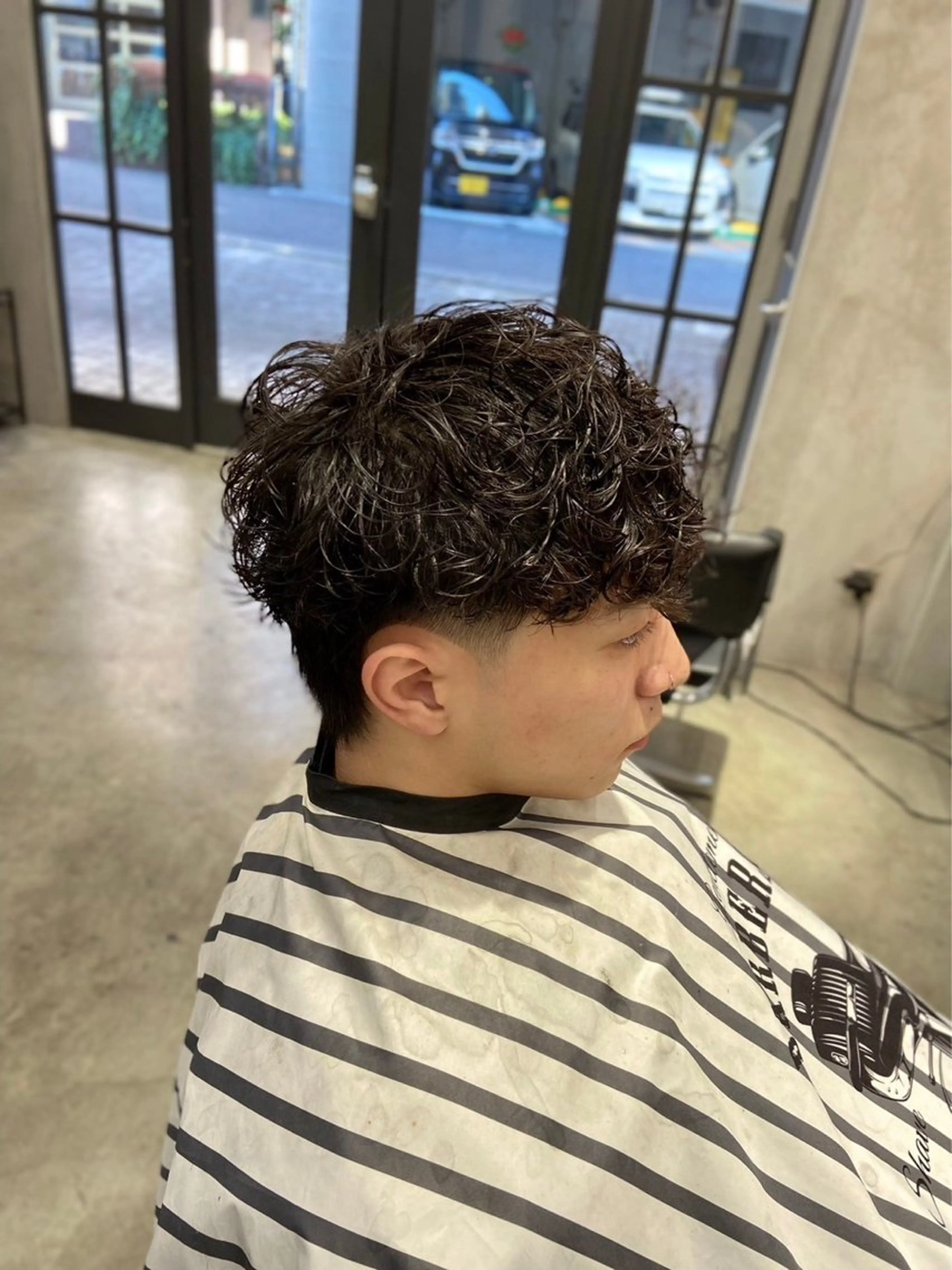 ショート soen所属・⚡メンズパーマフ ェードカットTomyのヘアスタイル