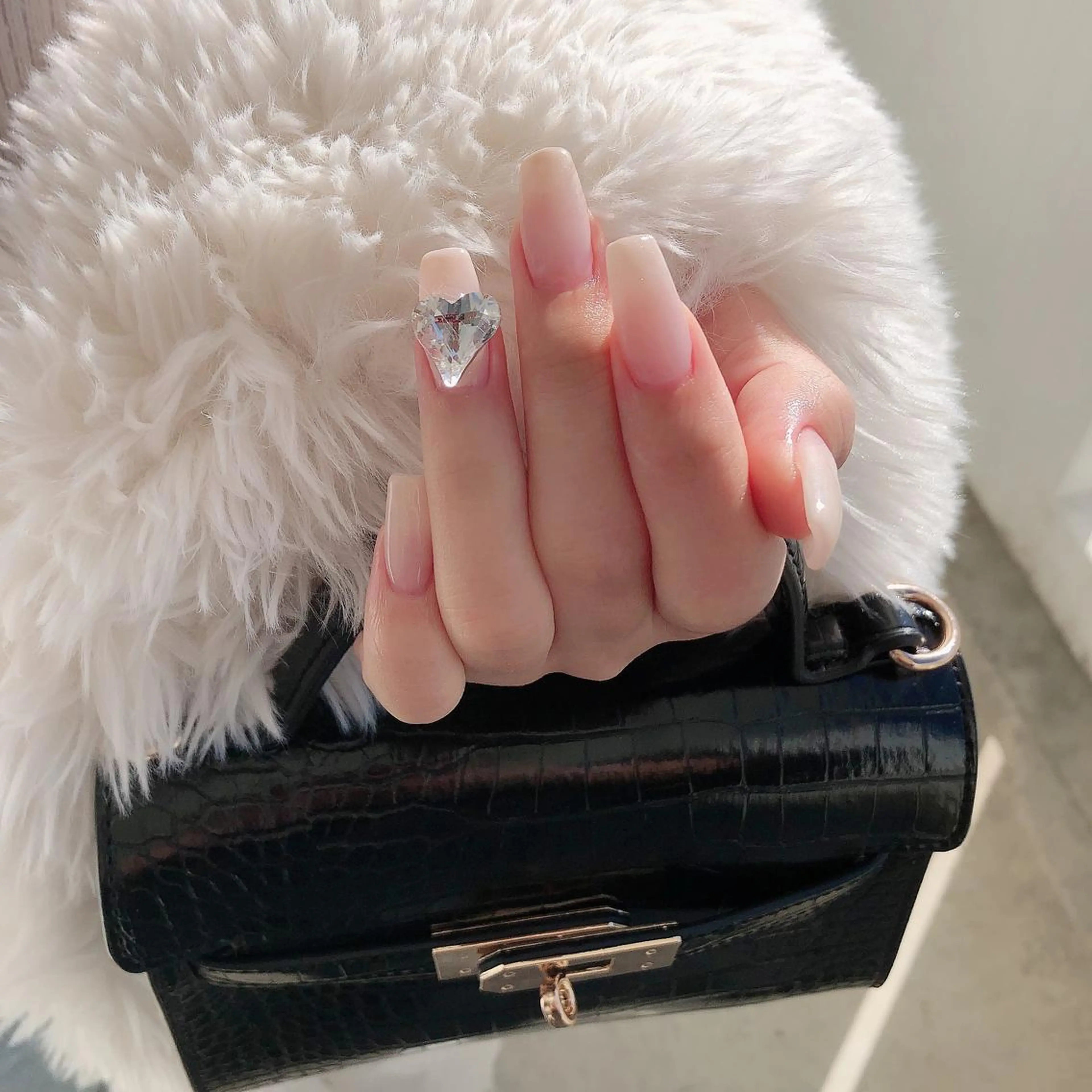 ネイル L'ea  Rose レア・ローズのネイルデザイン