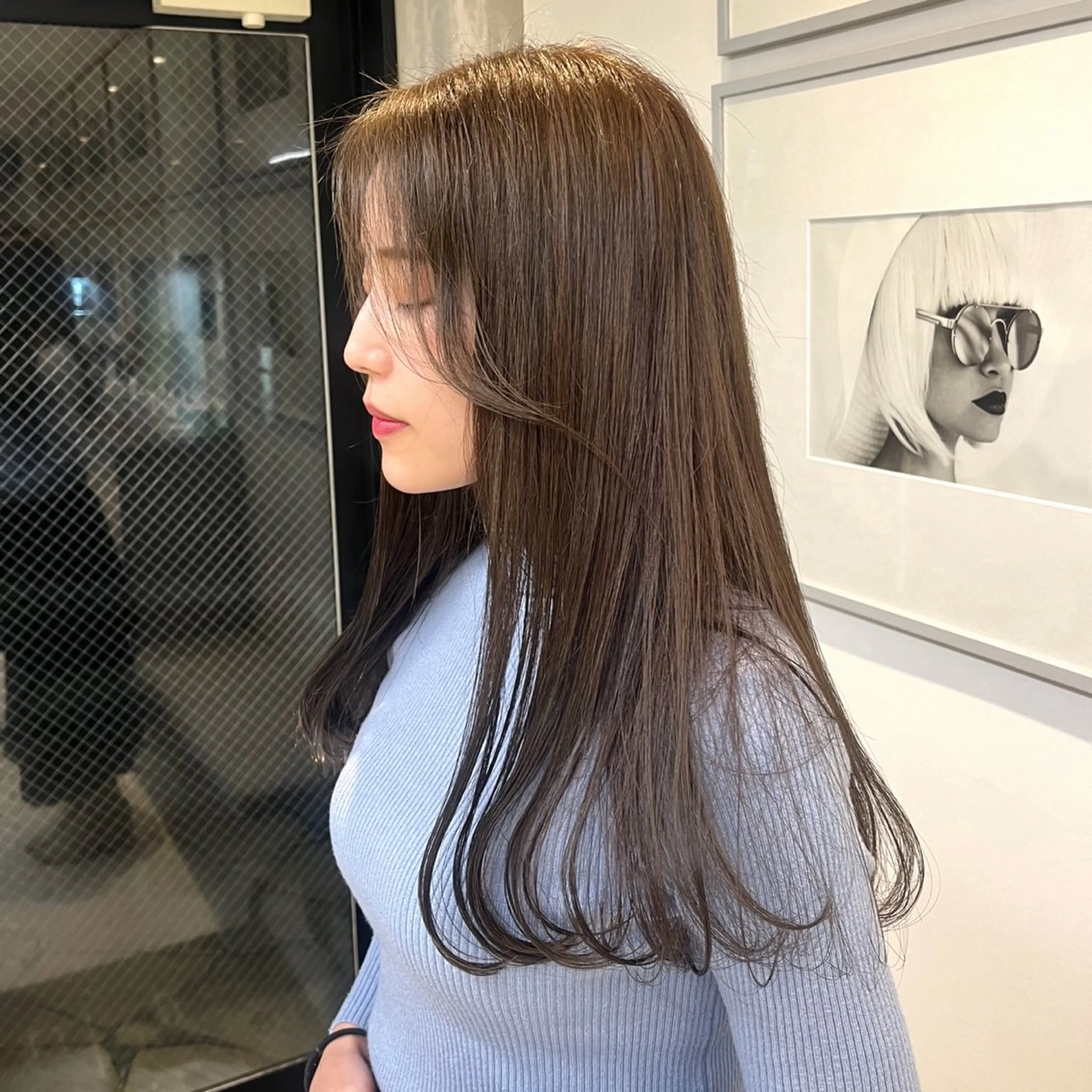 ロング カラー ベージュカラー ブラウンカラー 透明感カラー グレージュ オリーブベージュ カット ヘアカラー トリートメント ヘッドスパ ヘアセット カジュアルを女っぽく 𝗮𝘆𝗮𝗰𝗼のヘアスタイル