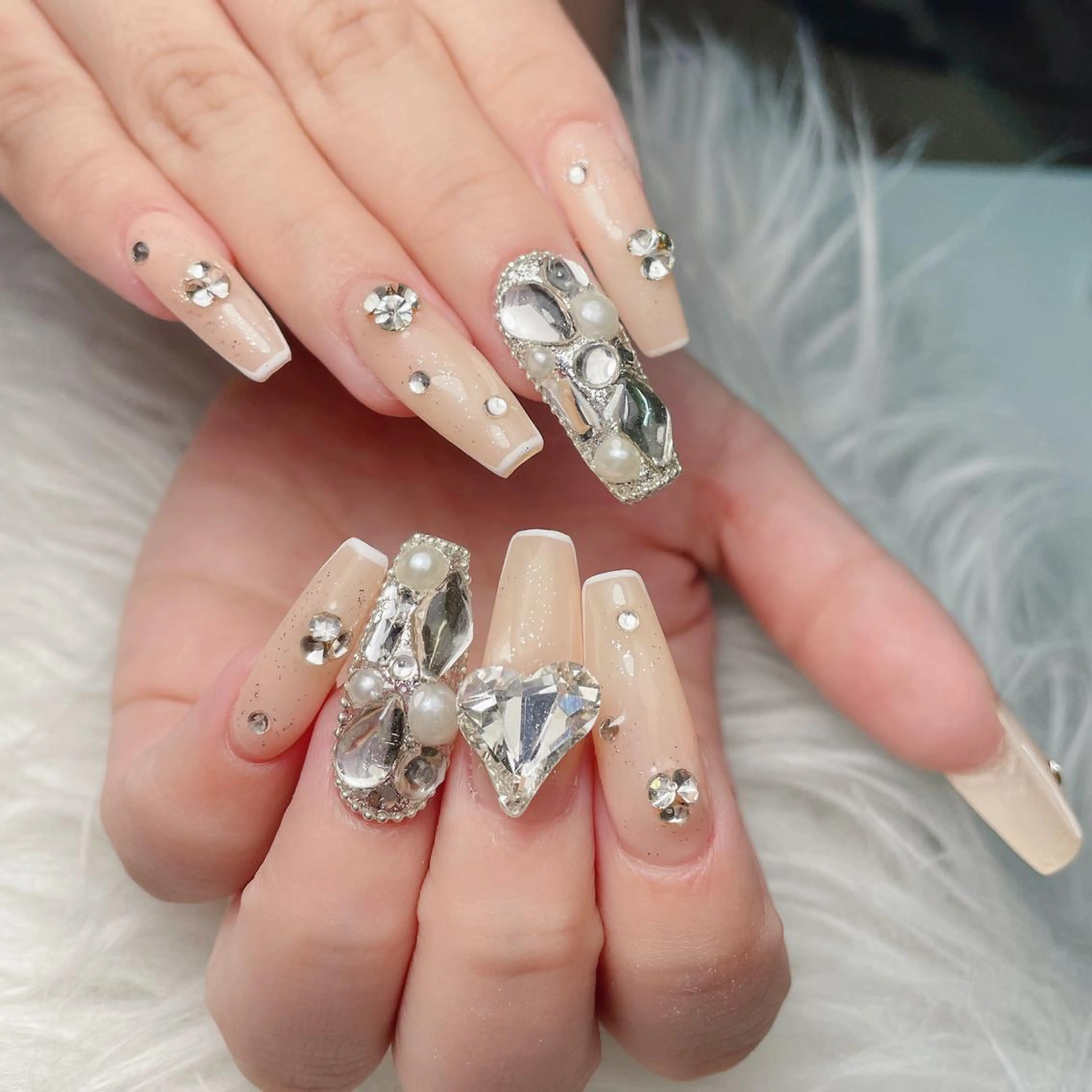 ネイル オーロラネイル フレンチネイル ハート 韓国ネイル ミラーネイル ハンドネイル Melody Nail所属・Melody  3D/スカルプ専門店のネイルデザイン