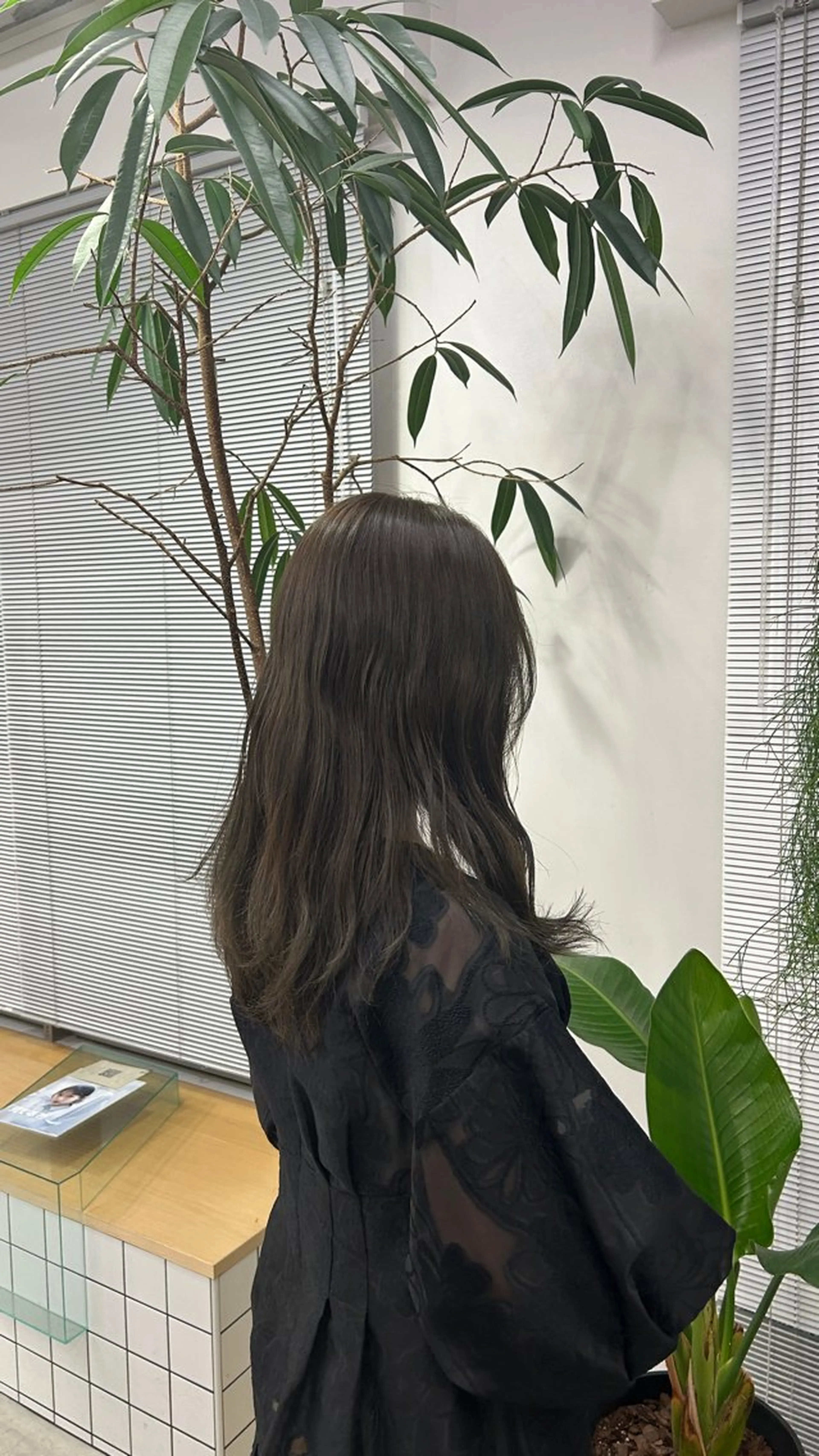 セミロング セミロングパーマ ヘアカラー 櫻木李紗/暖色カラー 透明感カラーのヘアスタイル