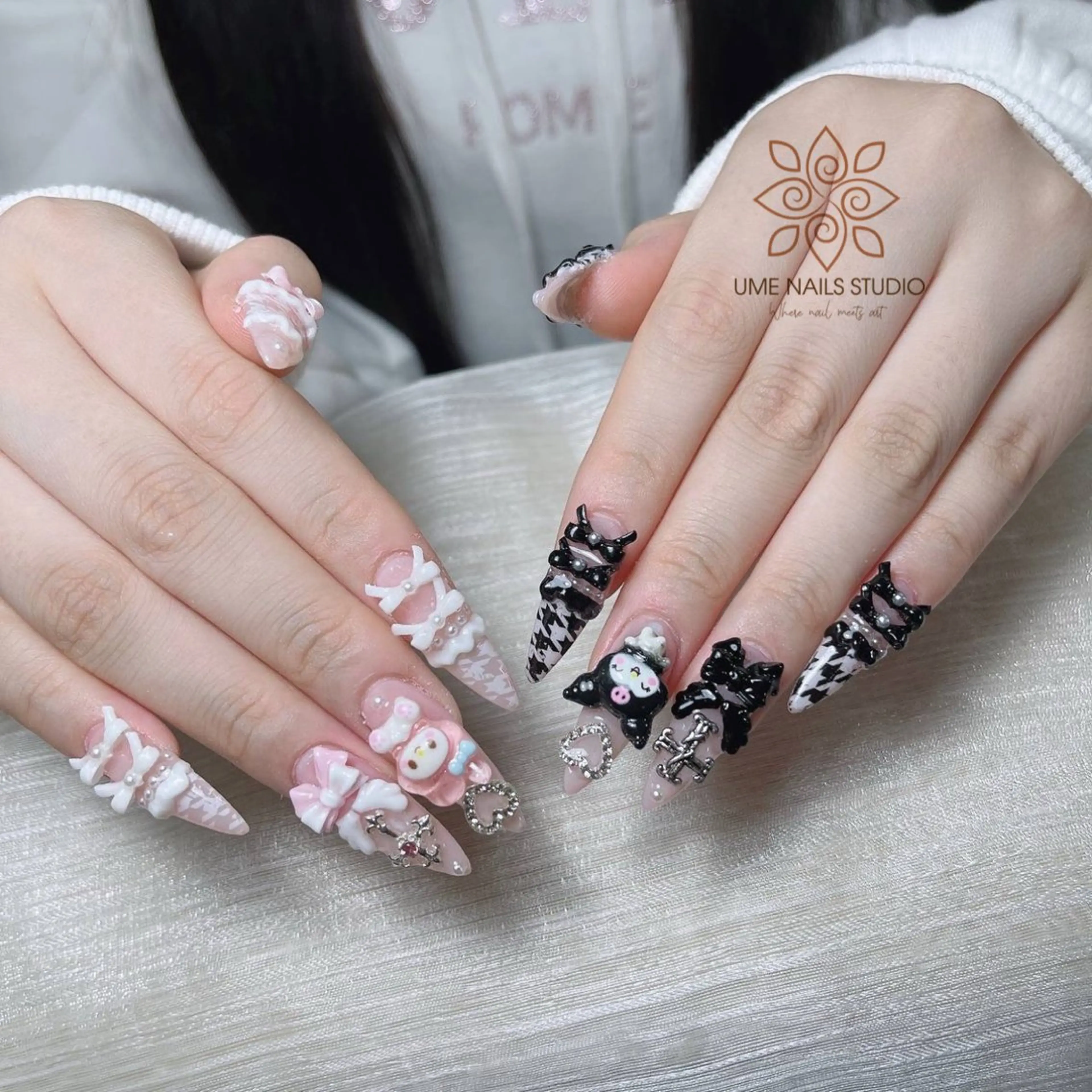 ネイル チークネイル クリアネイル ガーリー キラキラネイル 韓国ネイル Ume Nail Studioのネイルデザイン