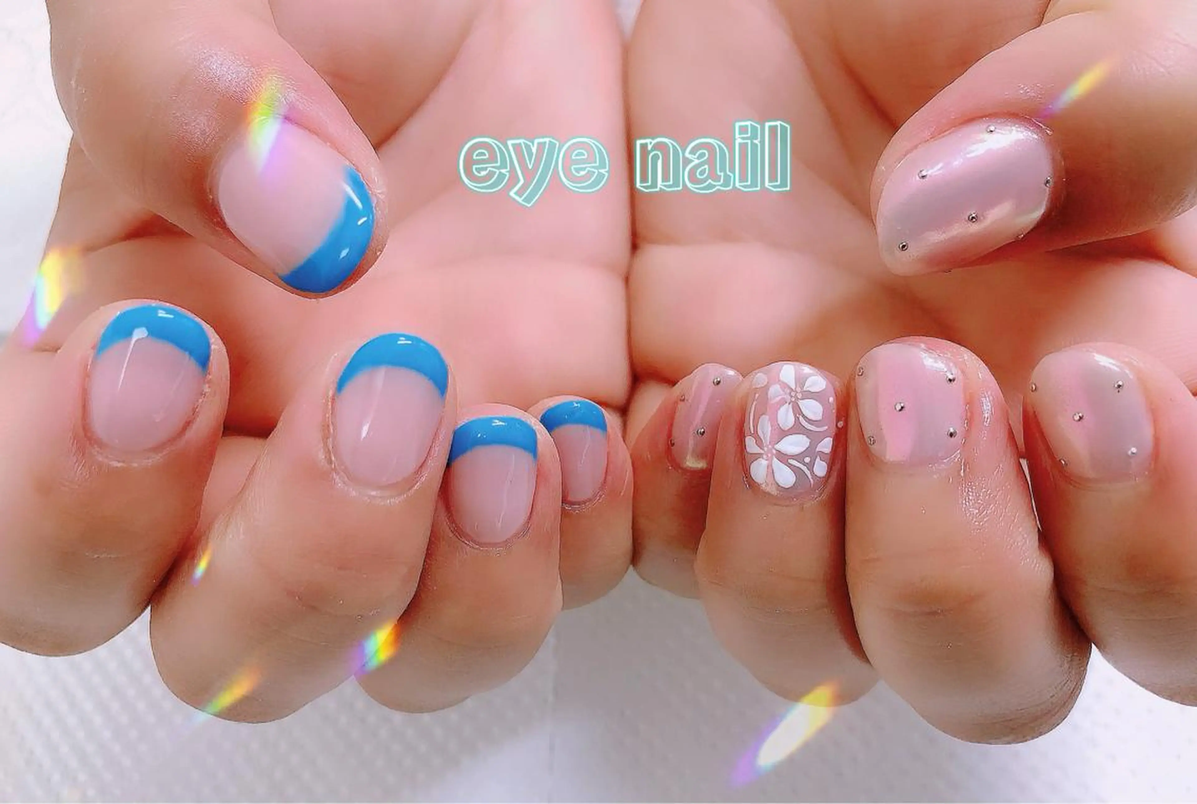 ネイル オーロラネイル ブルー フレンチネイル ピンク シルバー ハンドネイル Eye nailのネイルデザイン