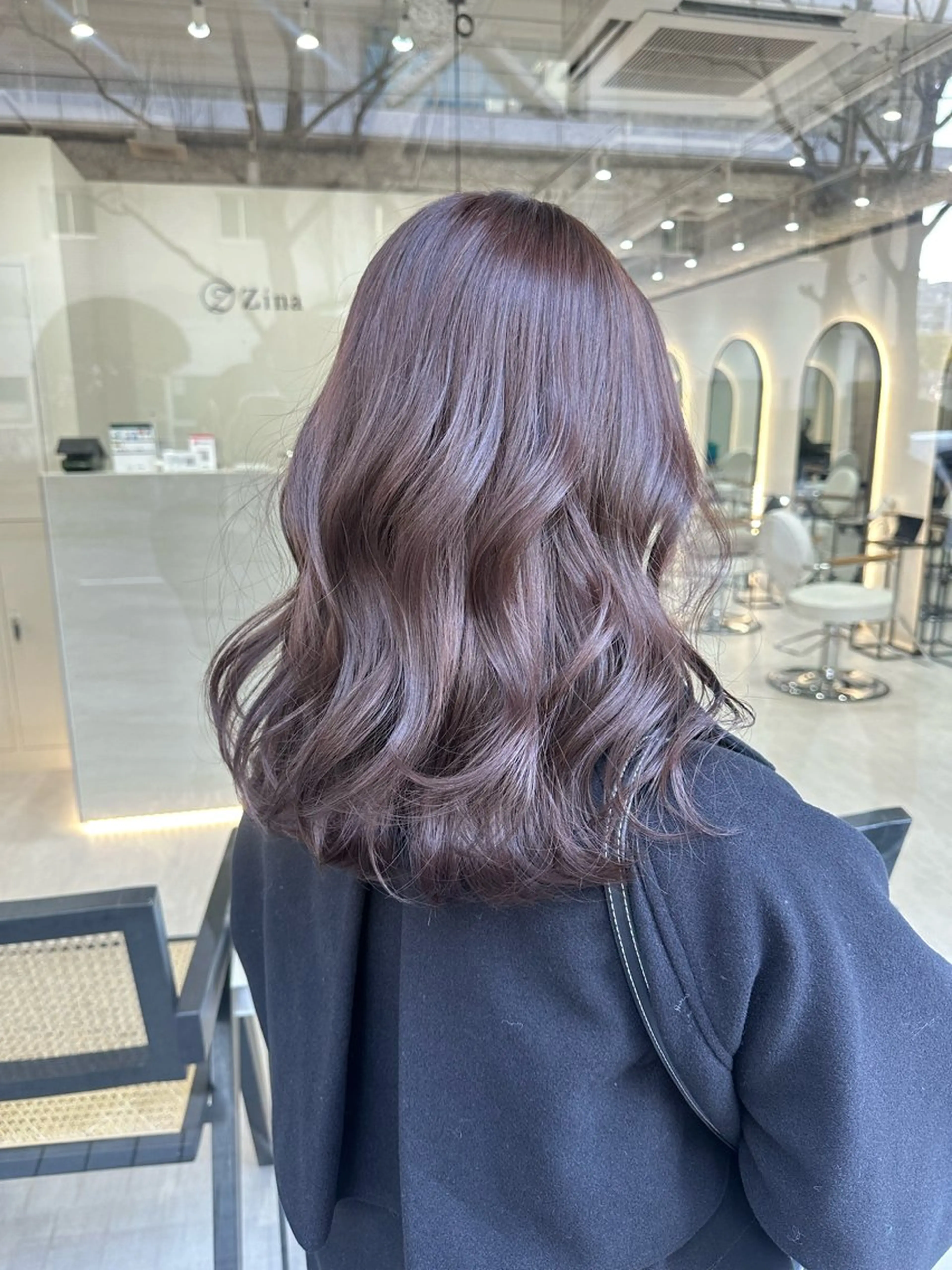 ミディアム カラー アディクシーカラー ブリーチ ブラウンカラー ケアブリーチ デザインカラー 韓国ヘア顔周りカット 艶髪ベージュtamaのヘアスタイル