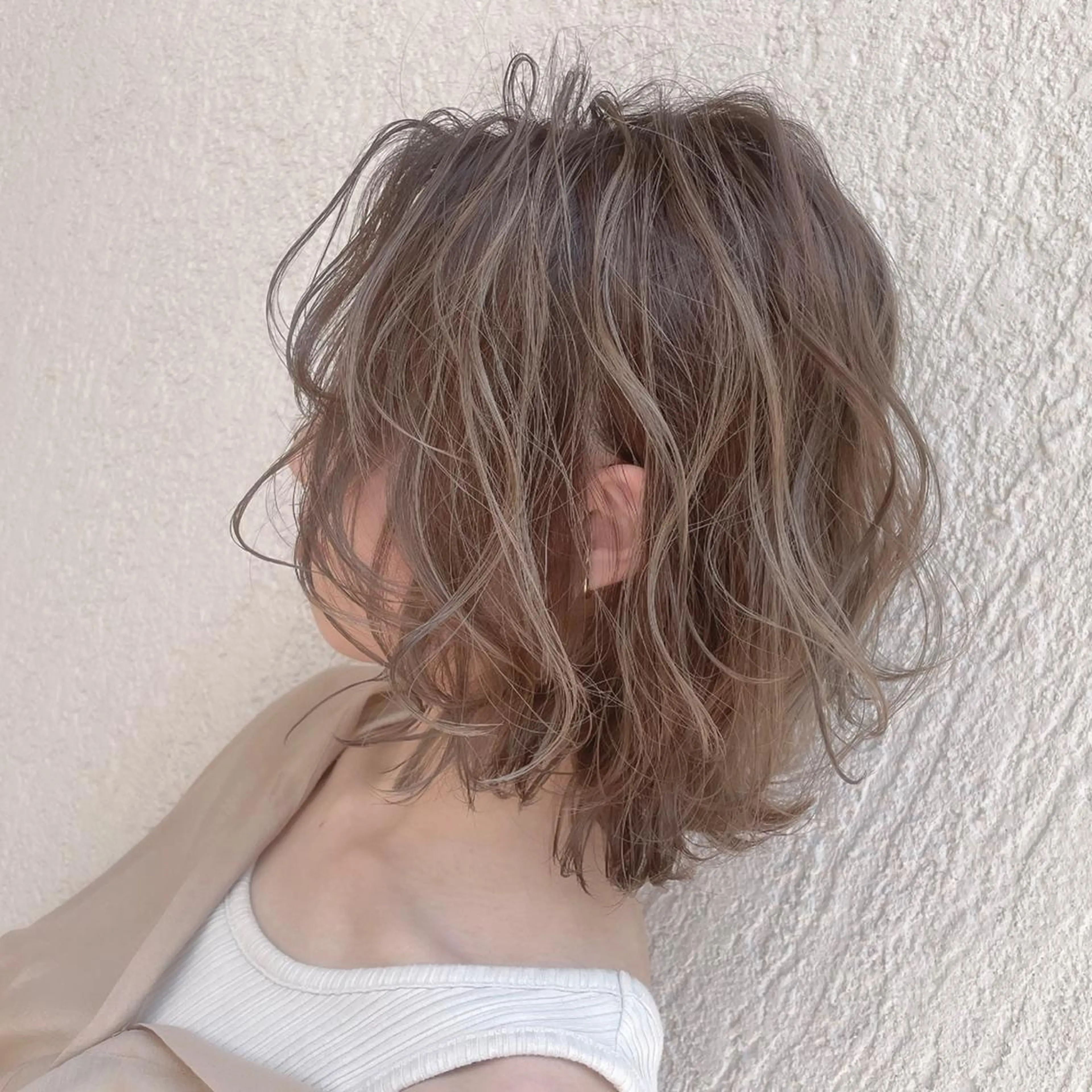 ミディアム カラー ビューティービースト 新宿のヘアスタイル