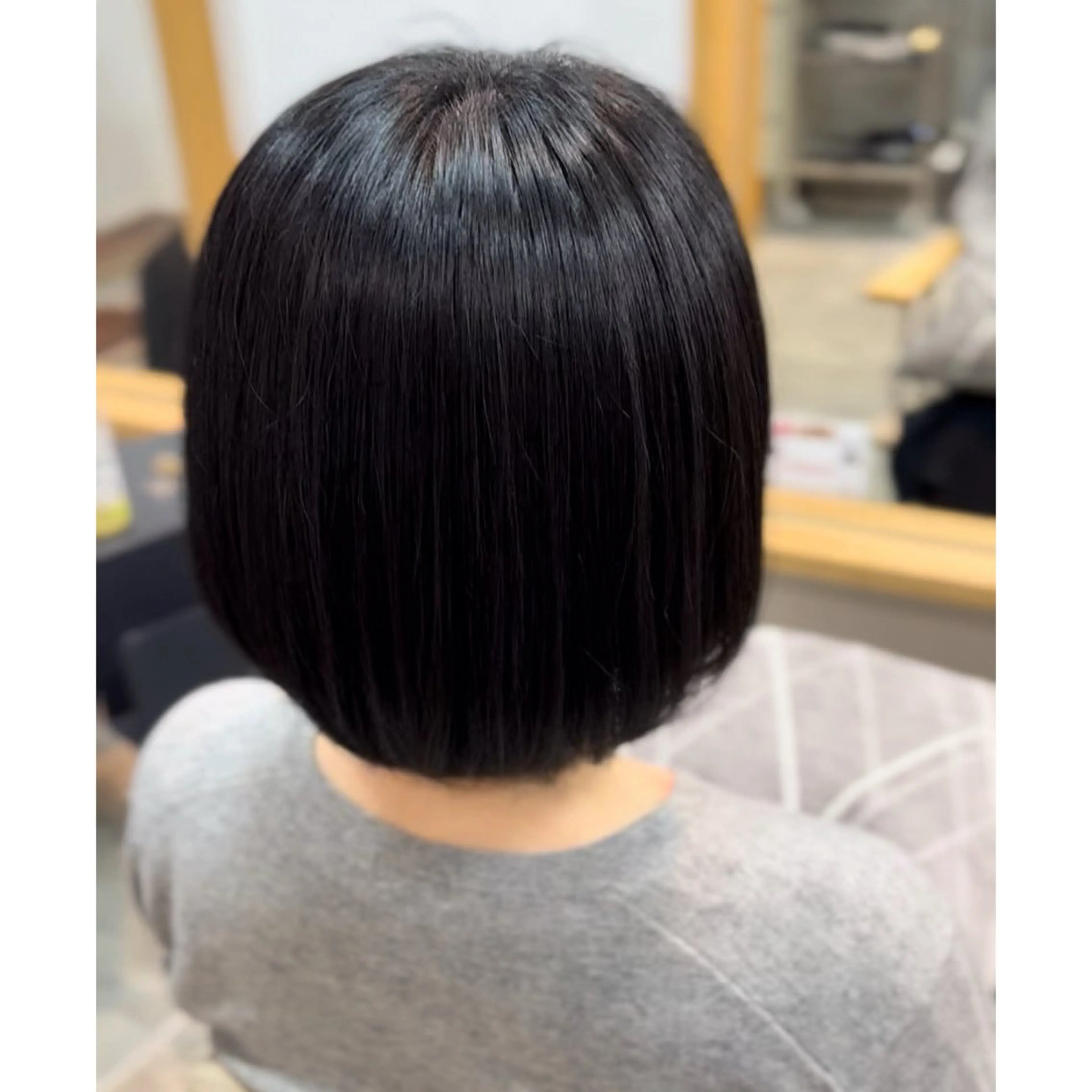 ミディアム カット 縮毛矯正 沢登 穂乃香のヘアスタイル