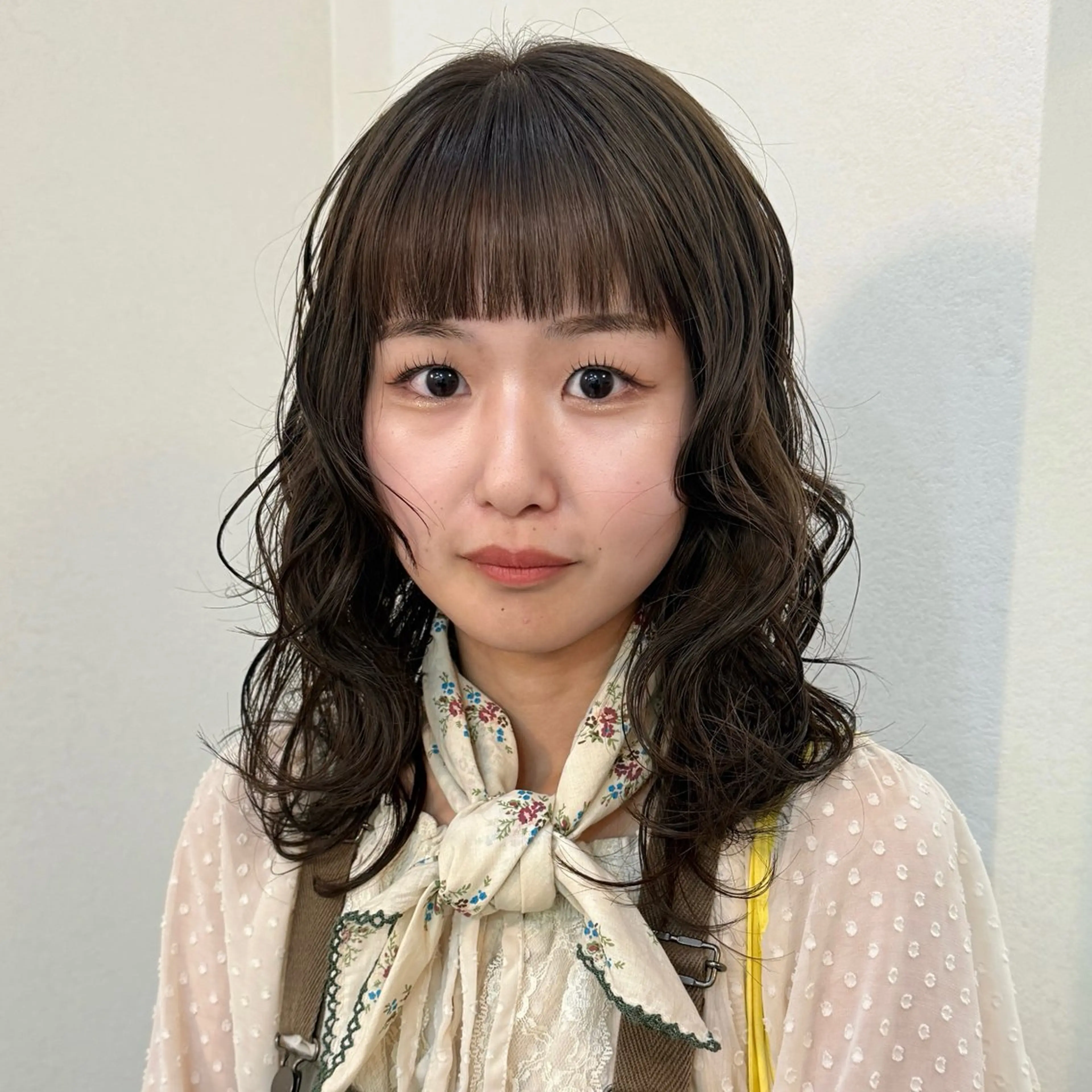 ミディアム カラー ベージュカラー オリーブベージュ Ｆ.まひろ🎀 暖色カラー／ベージュのヘアスタイル