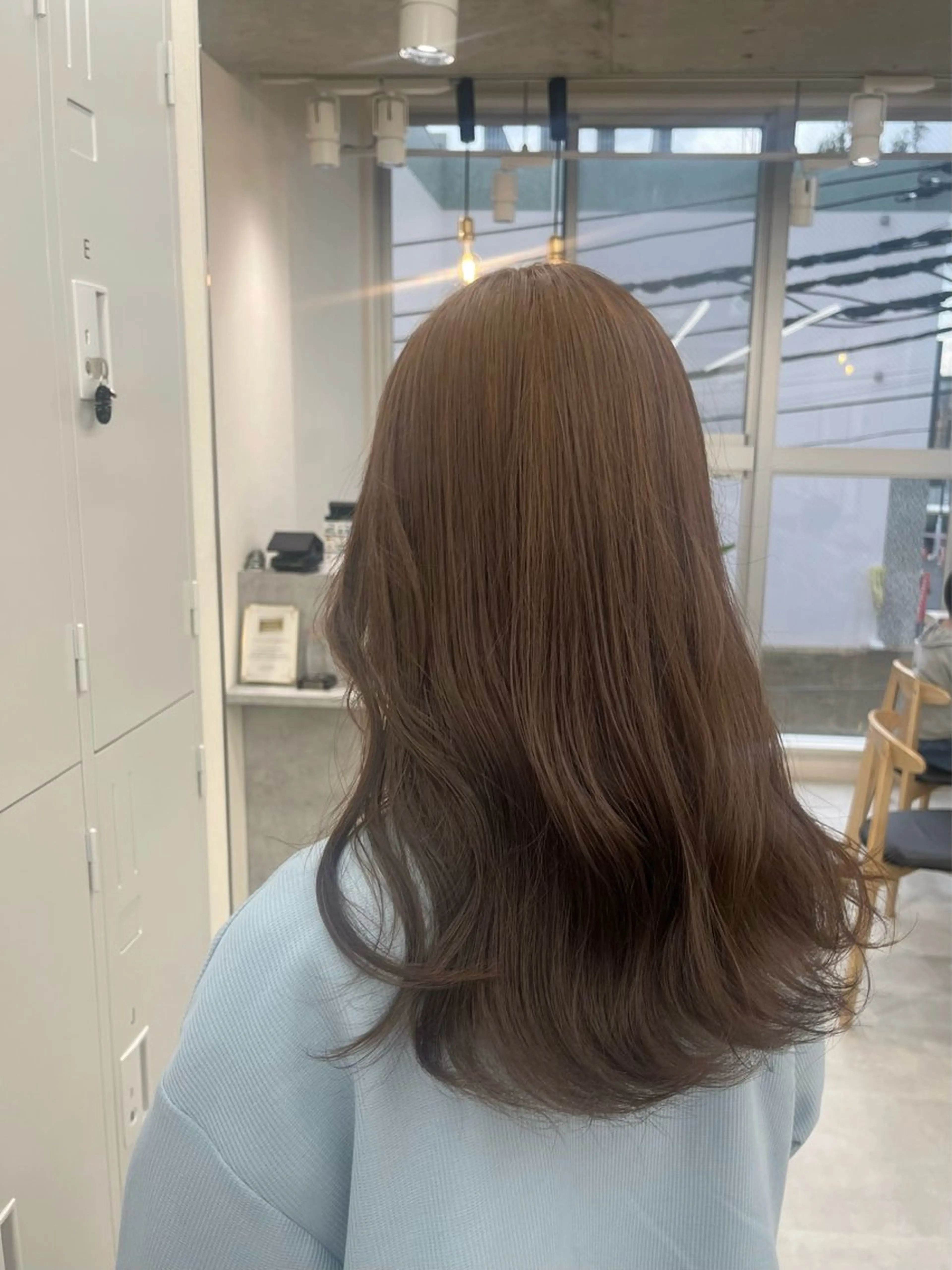 ロング カラー ベージュカラー ブリーチ ブリーチなしカラー ユイナ 🕊NaVI ベージュ/透明感のヘアスタイル