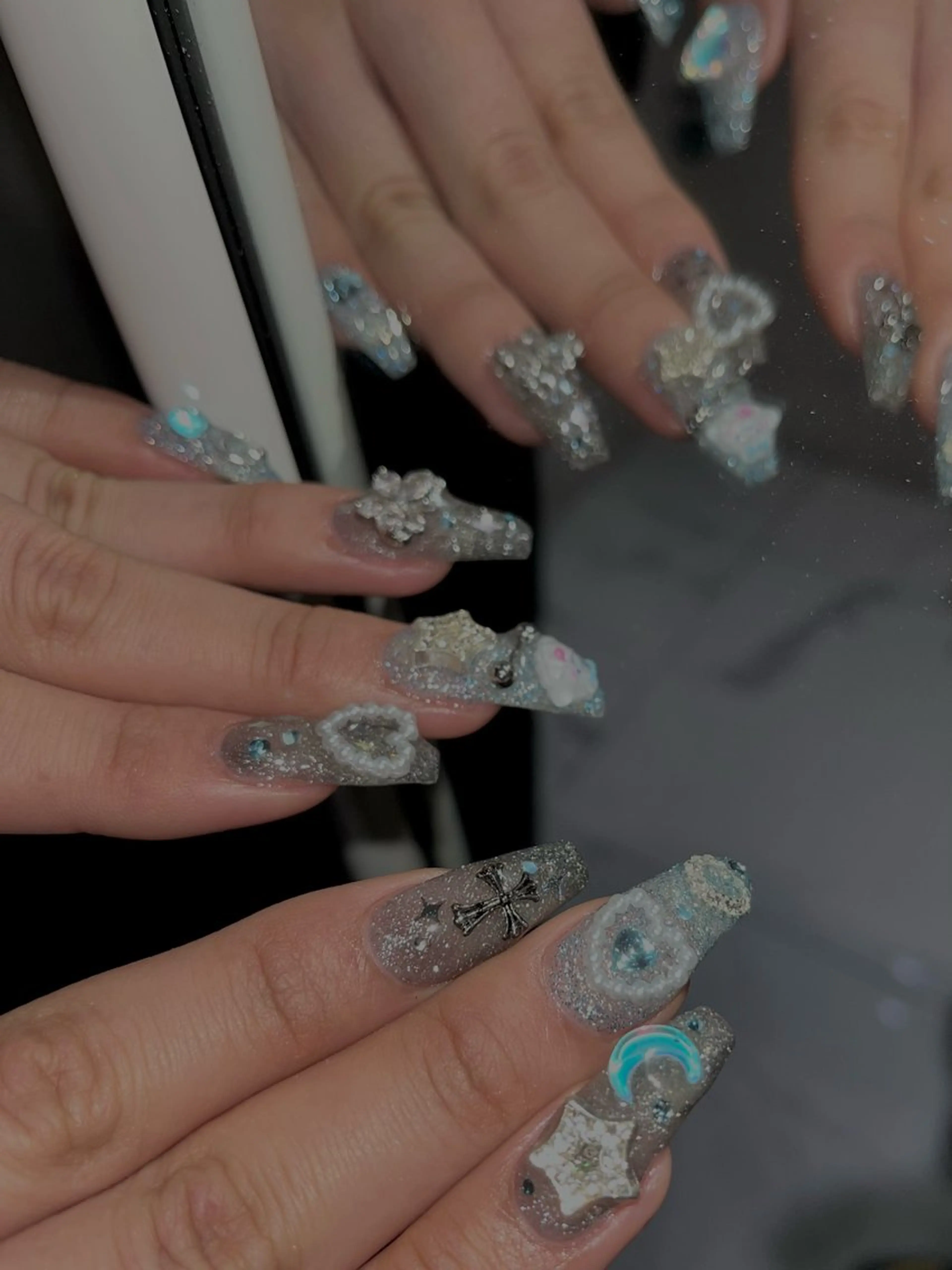 ネイル キラキラネイル ハンドネイル フットネイル moca心斎橋所属・˚✧⁺⭐︎༚moca miyuu⁎⁺˳✧༚のネイルデザイン