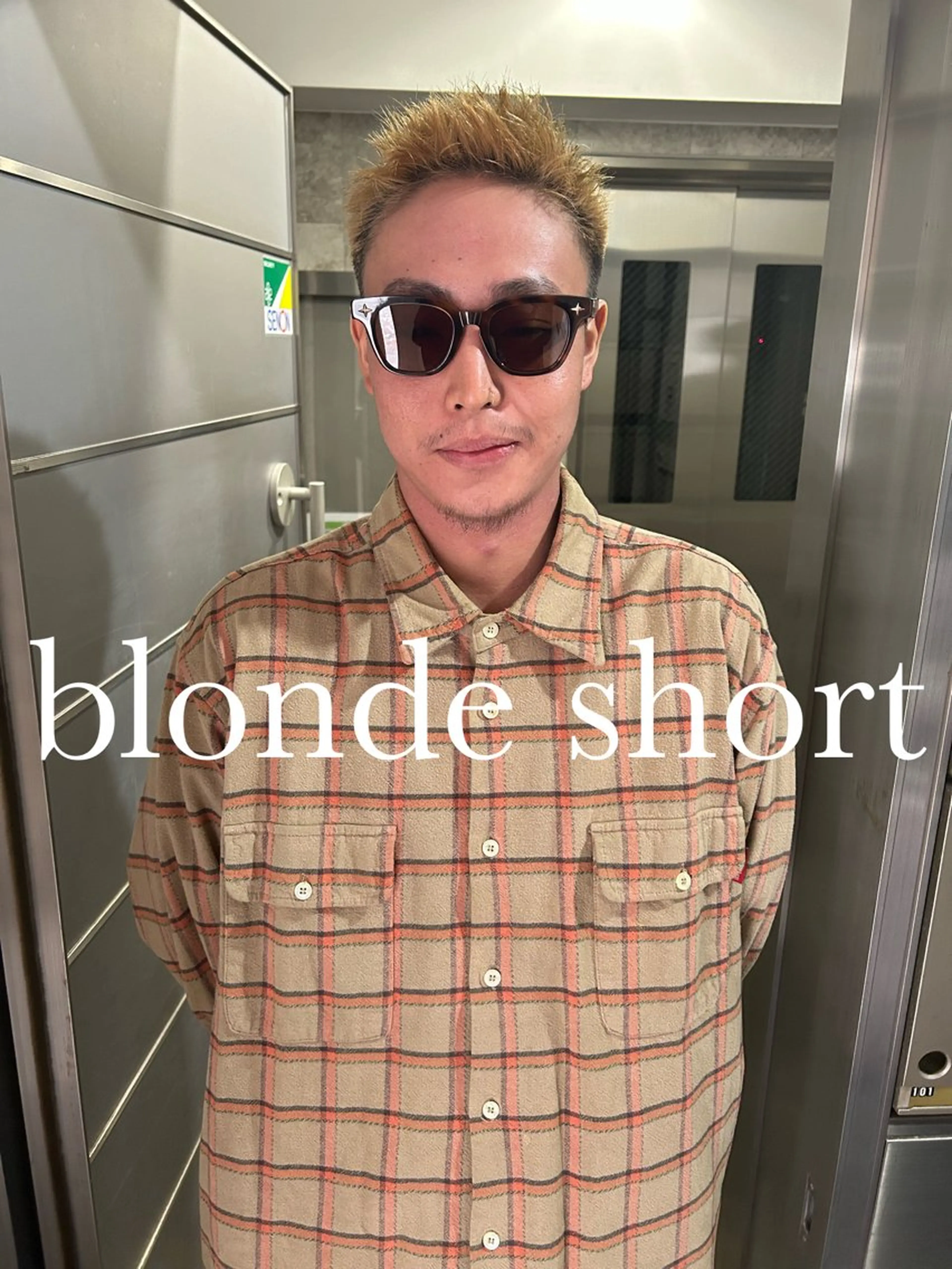 ショート カラー メンズ メンズブリーチ センターパート メンズハイライト メンズインナーカラー メンズパーマ カット charme所属・💈メンズ特化美容師 ✂︎伊藤大輝💈のヘアスタイル