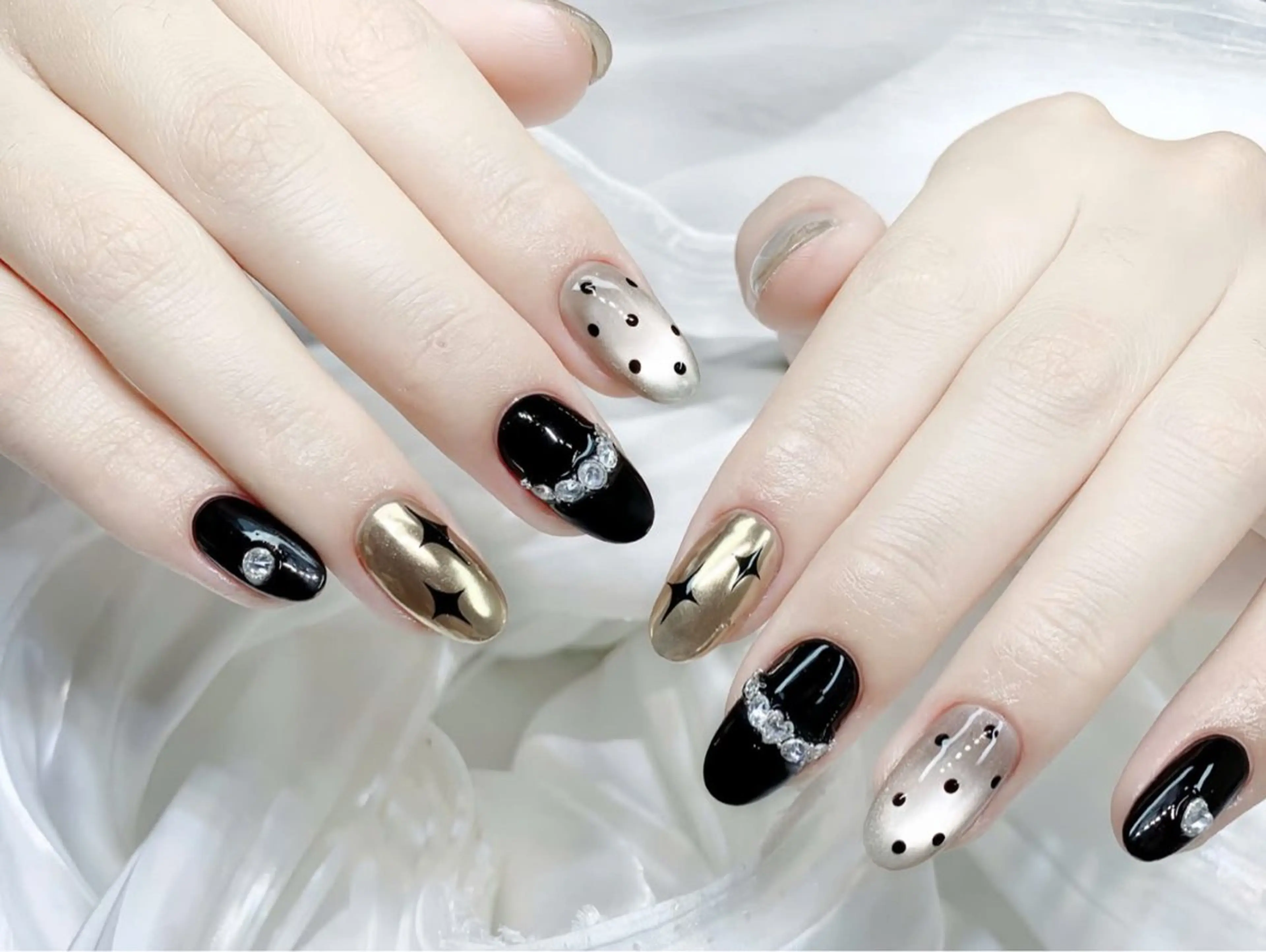 ハンドネイル XIINH NAIL SALONのネイルデザイン