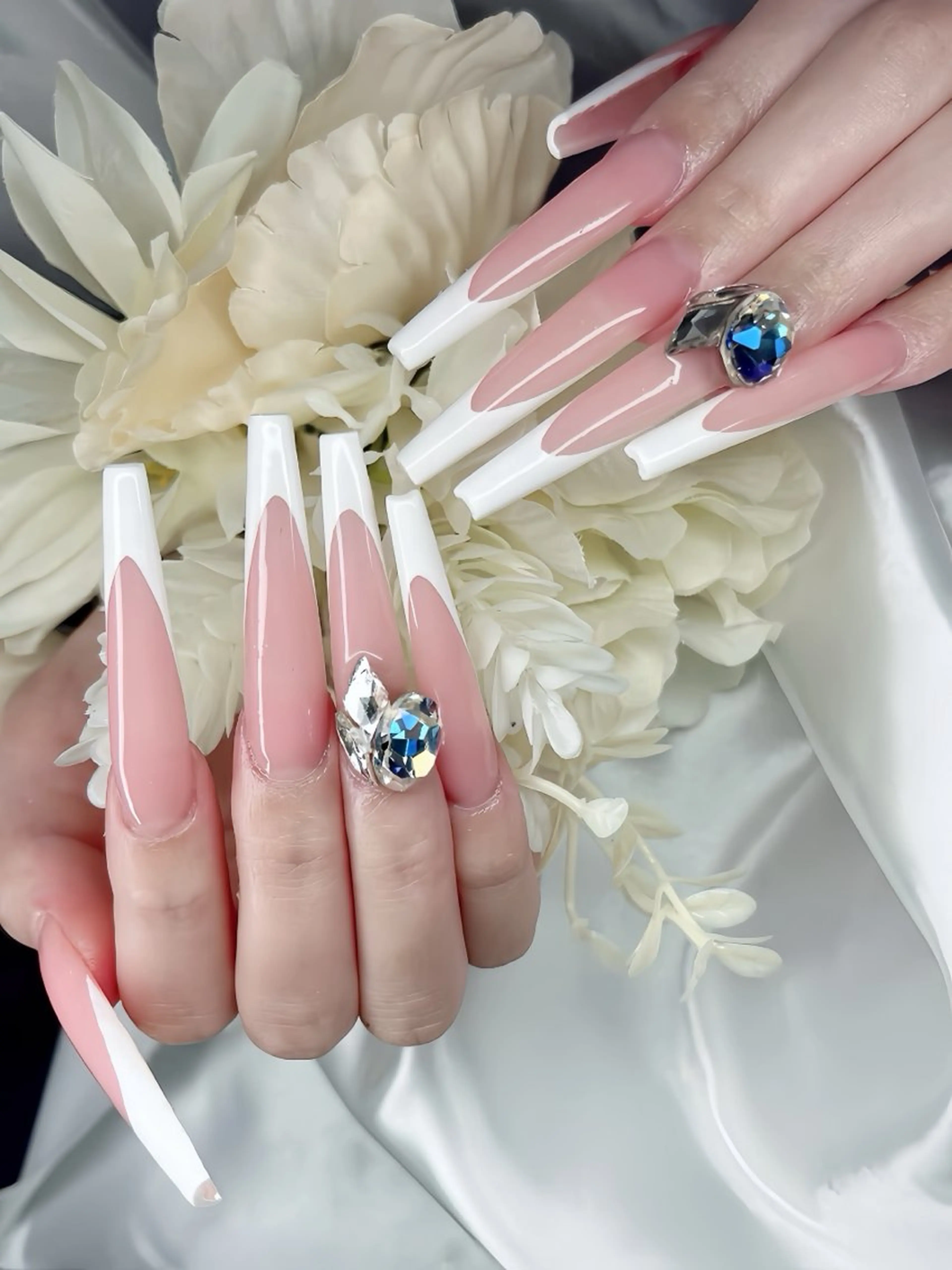 ネイル アートネイル フレンチネイル ジェルネイル 韓国ネイル ミラーネイル ハンドネイル Rin Nail 新大久保店のネイルデザイン