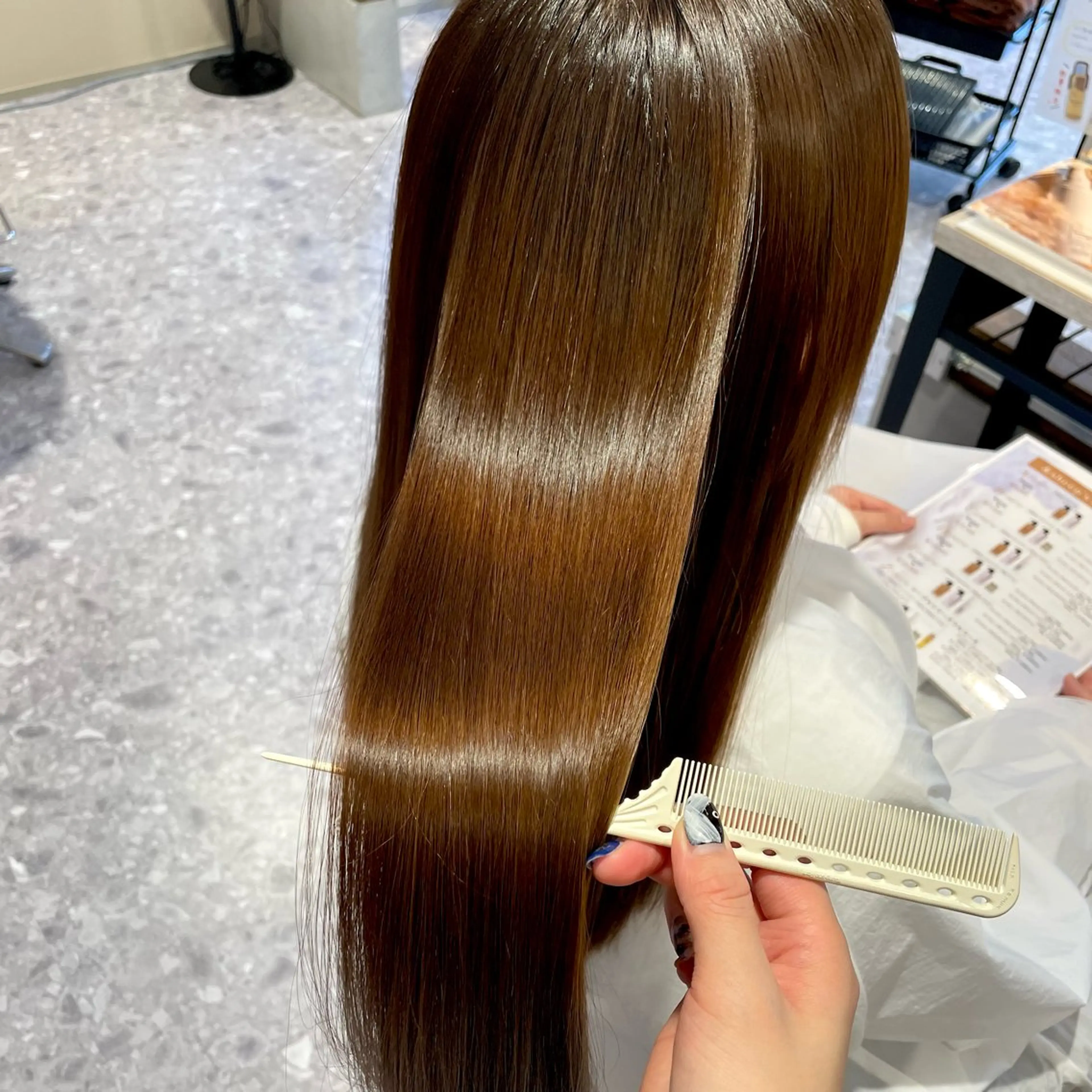 ロング トリートメント 岡本 彩香のヘアスタイル