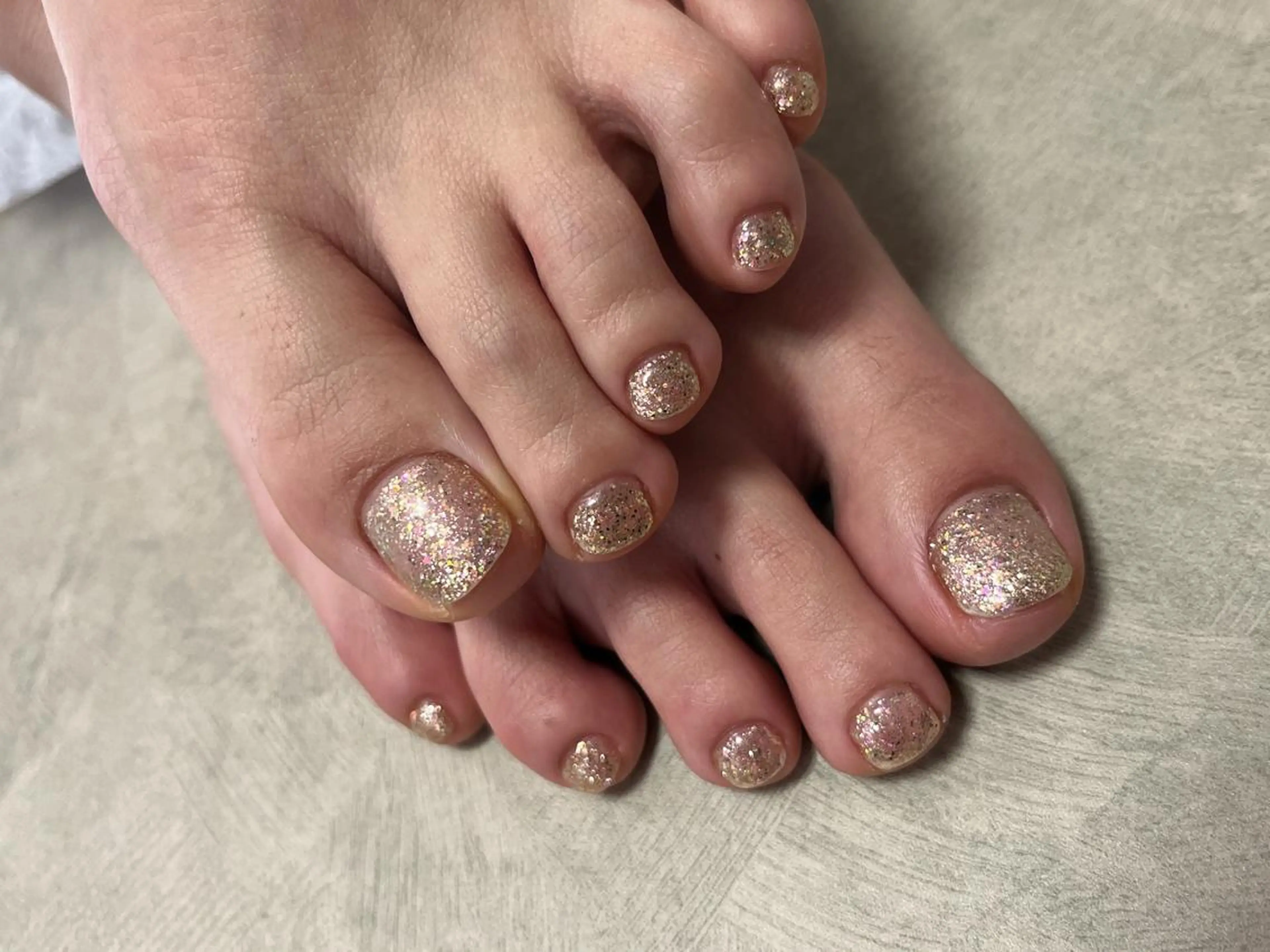 ネイル ラメ(グリッター) フットネイル MIKA ♡のネイルデザイン