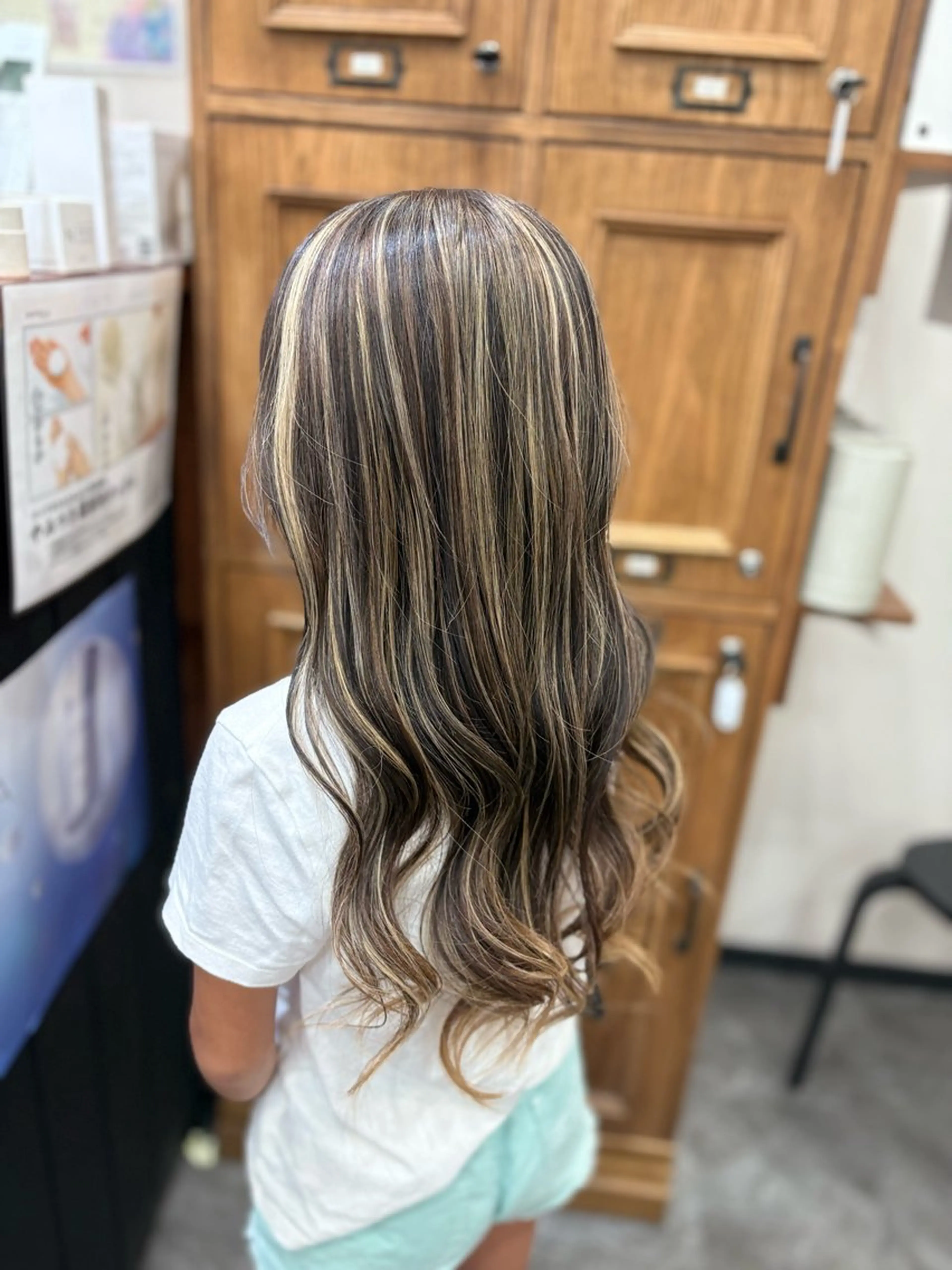 カラー 江波戸 恵のヘアスタイル