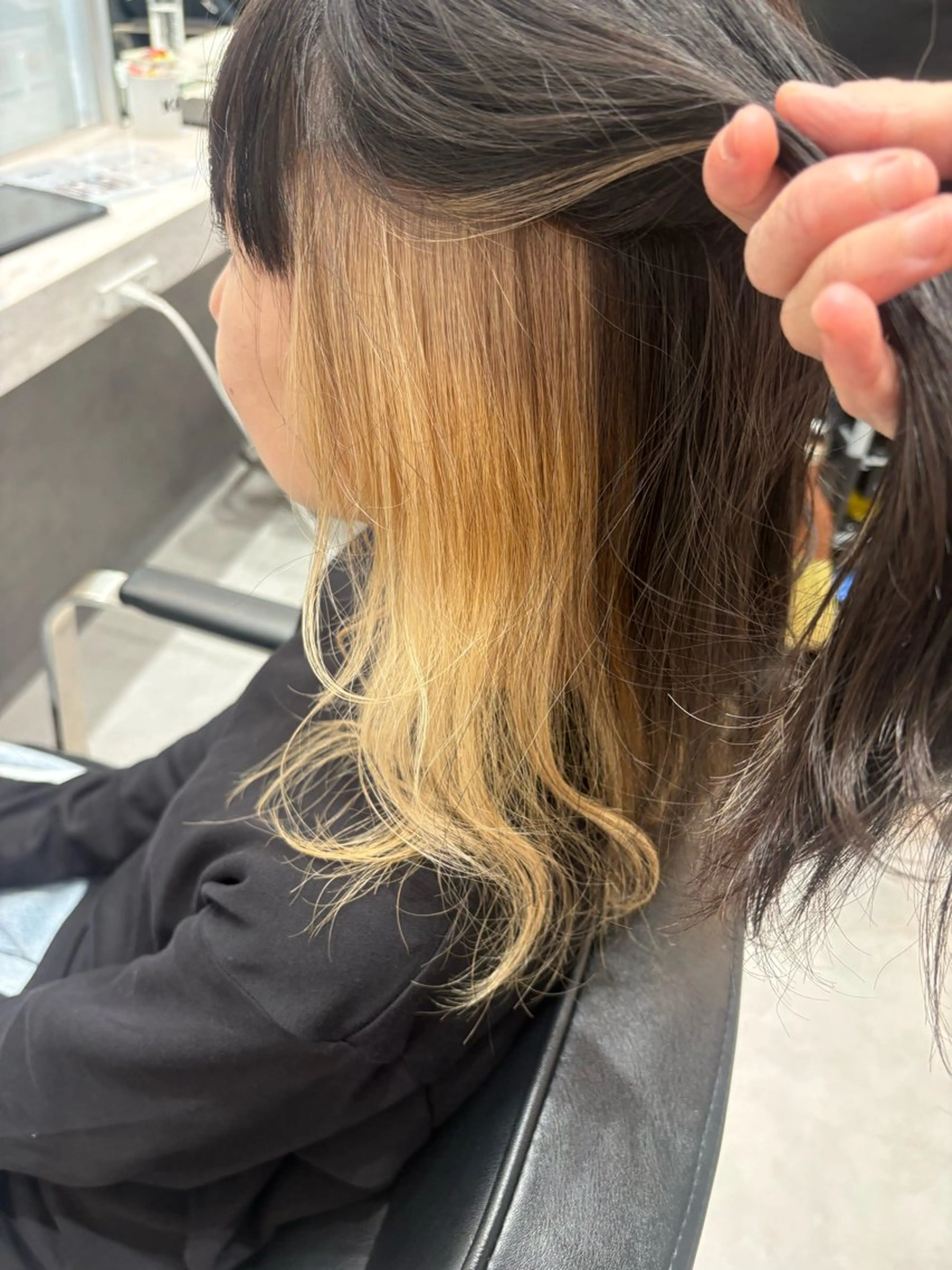 カラー 🦄 岡田 詠 🦄のヘアスタイル