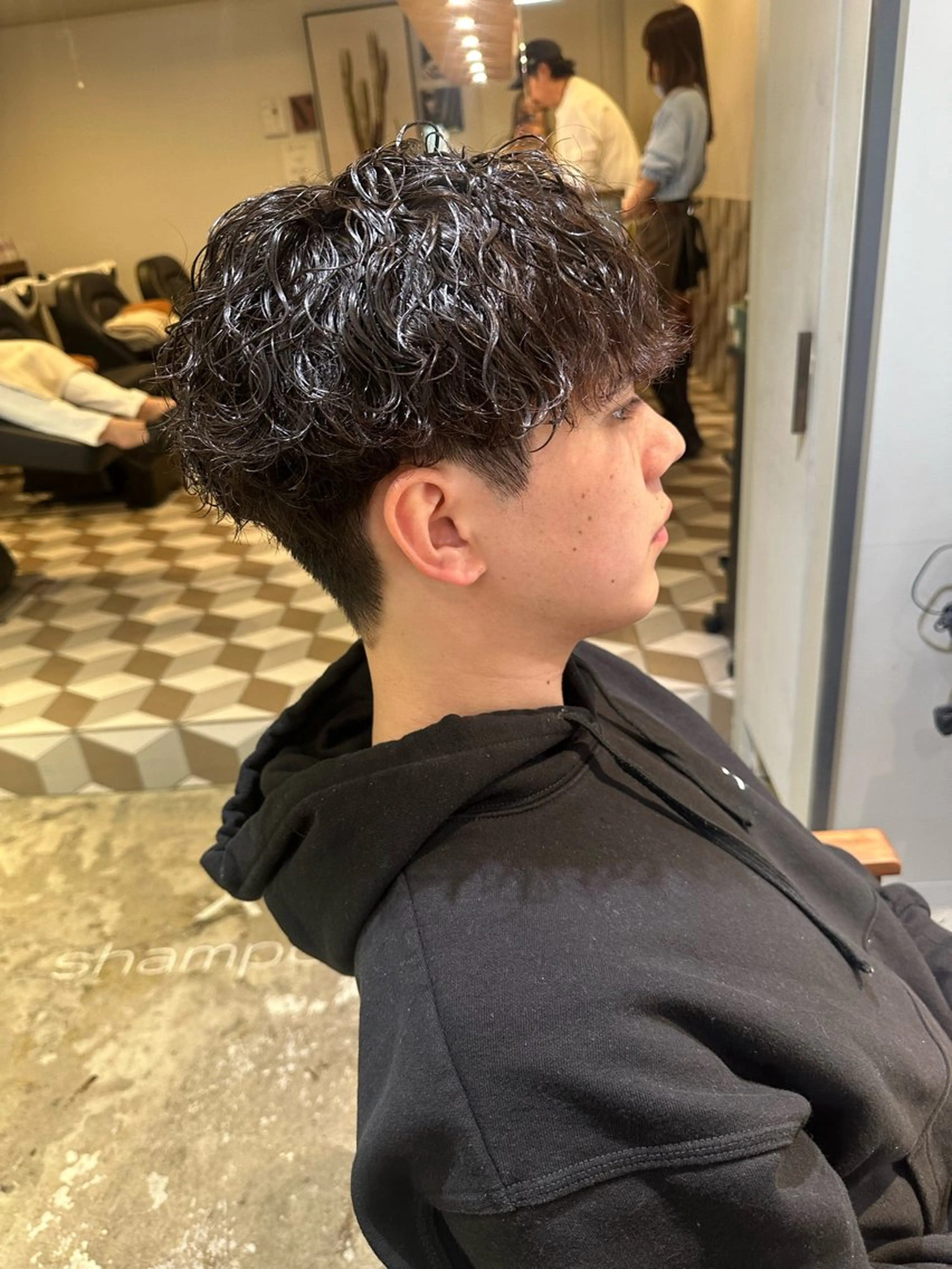 パーマ メンズ メンズパーマ 波巻きパーマ AIRI 🐈‍⬛のヘアスタイル