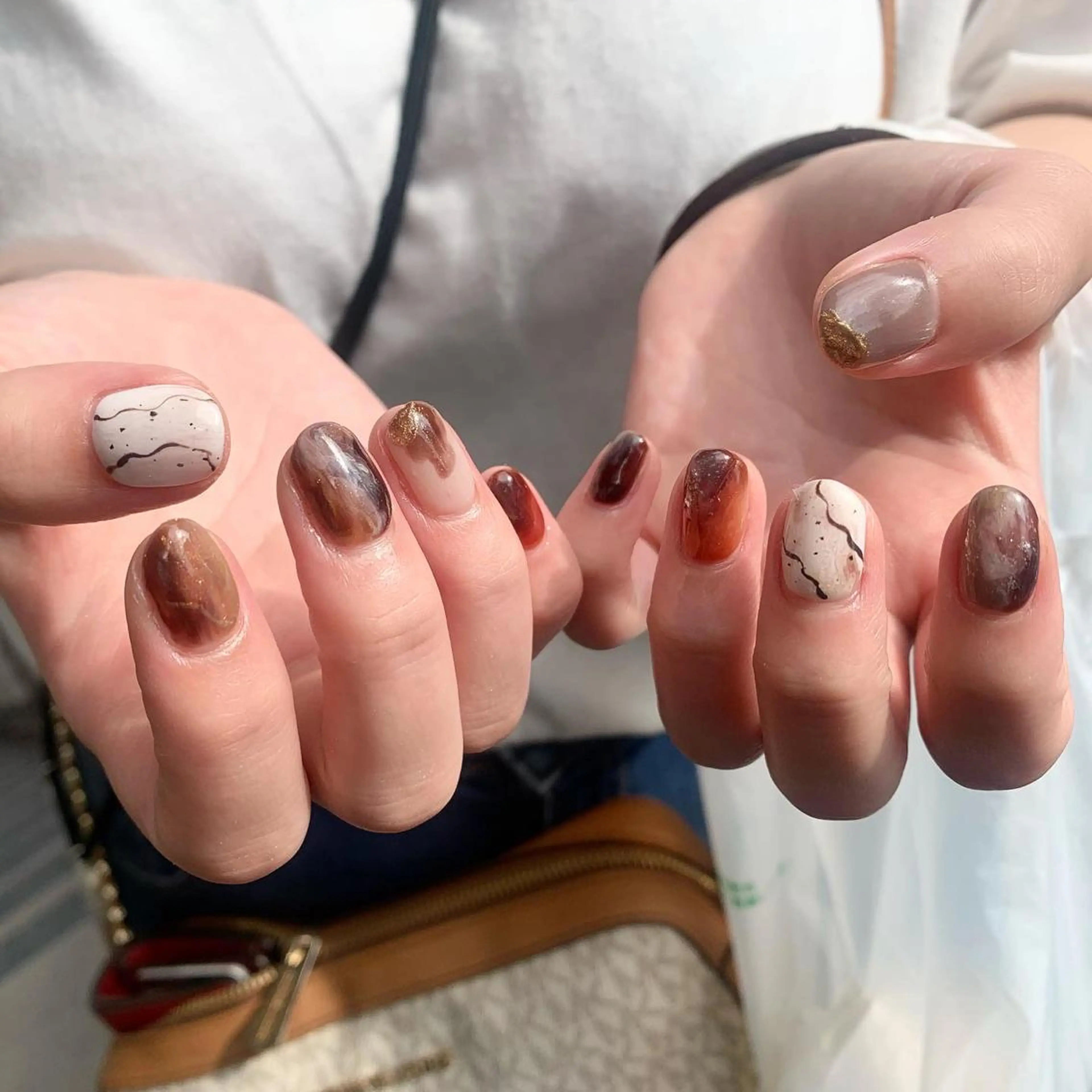ネイル ブラウン ニュアンスネイル nail＊ runa🌻のネイルデザイン