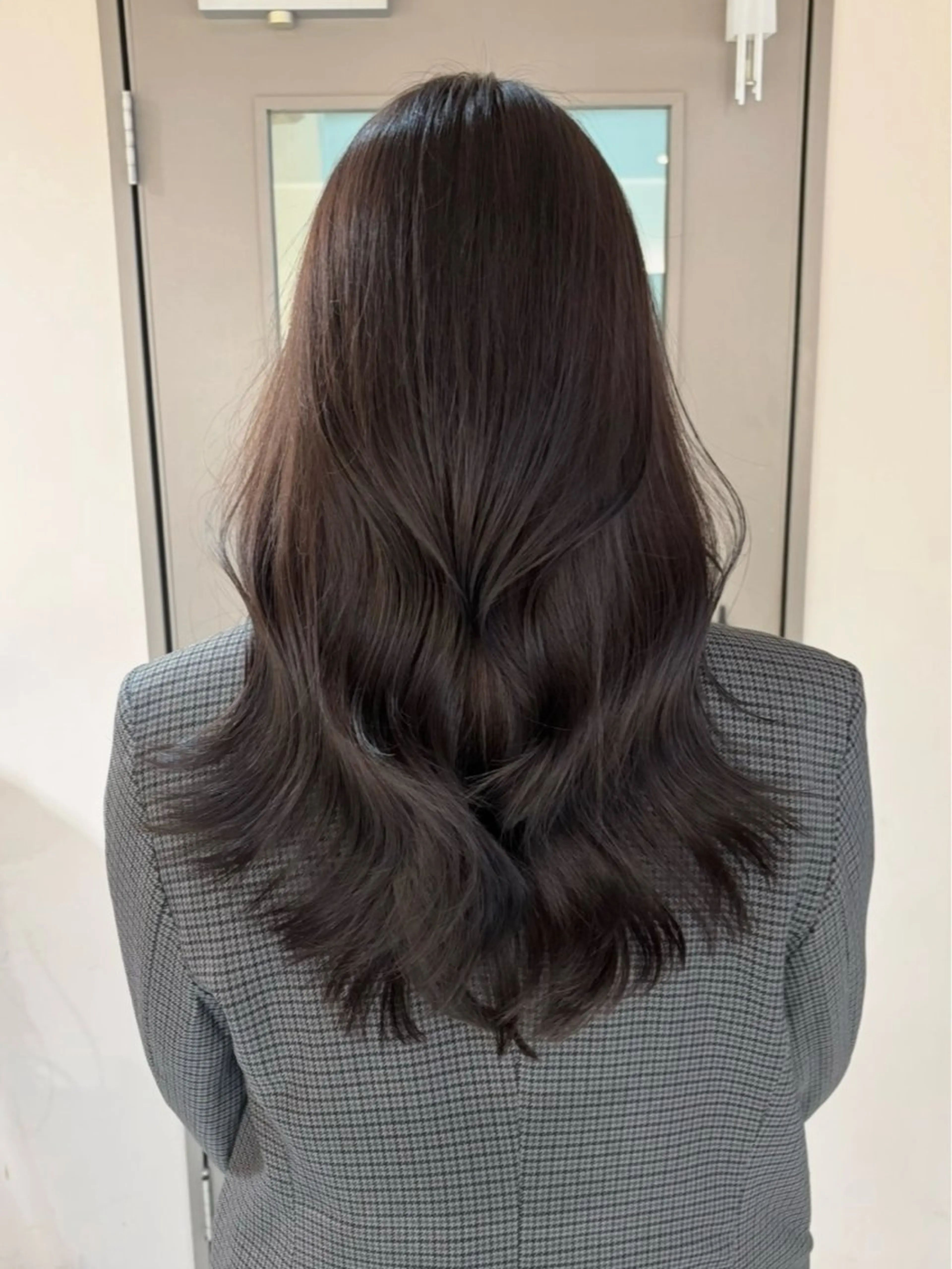 ロング カラー ショコラグレージュ グレージュ ラベンダーカラー 顔周りカット 韓国風ヘア カット ヘアカラー トリートメント 横浜/レイヤーカット /韓国ヘア/佐藤記正のヘアスタイル