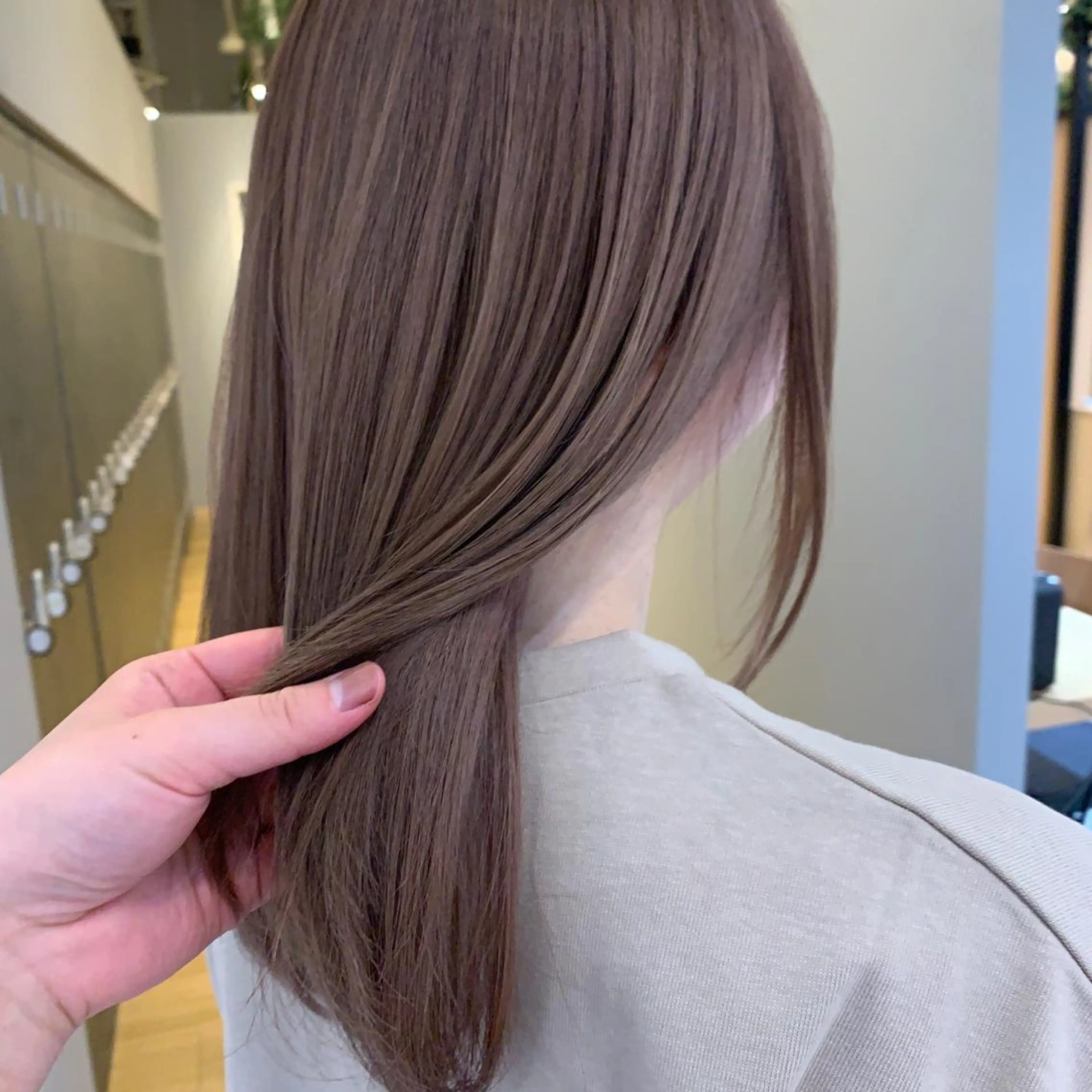 セミロング カラー ベージュカラー ラベンダーカラー ラベンダーベージュ 🫧ふじたまゆ🫧 レイヤーカット✂︎のヘアスタイル