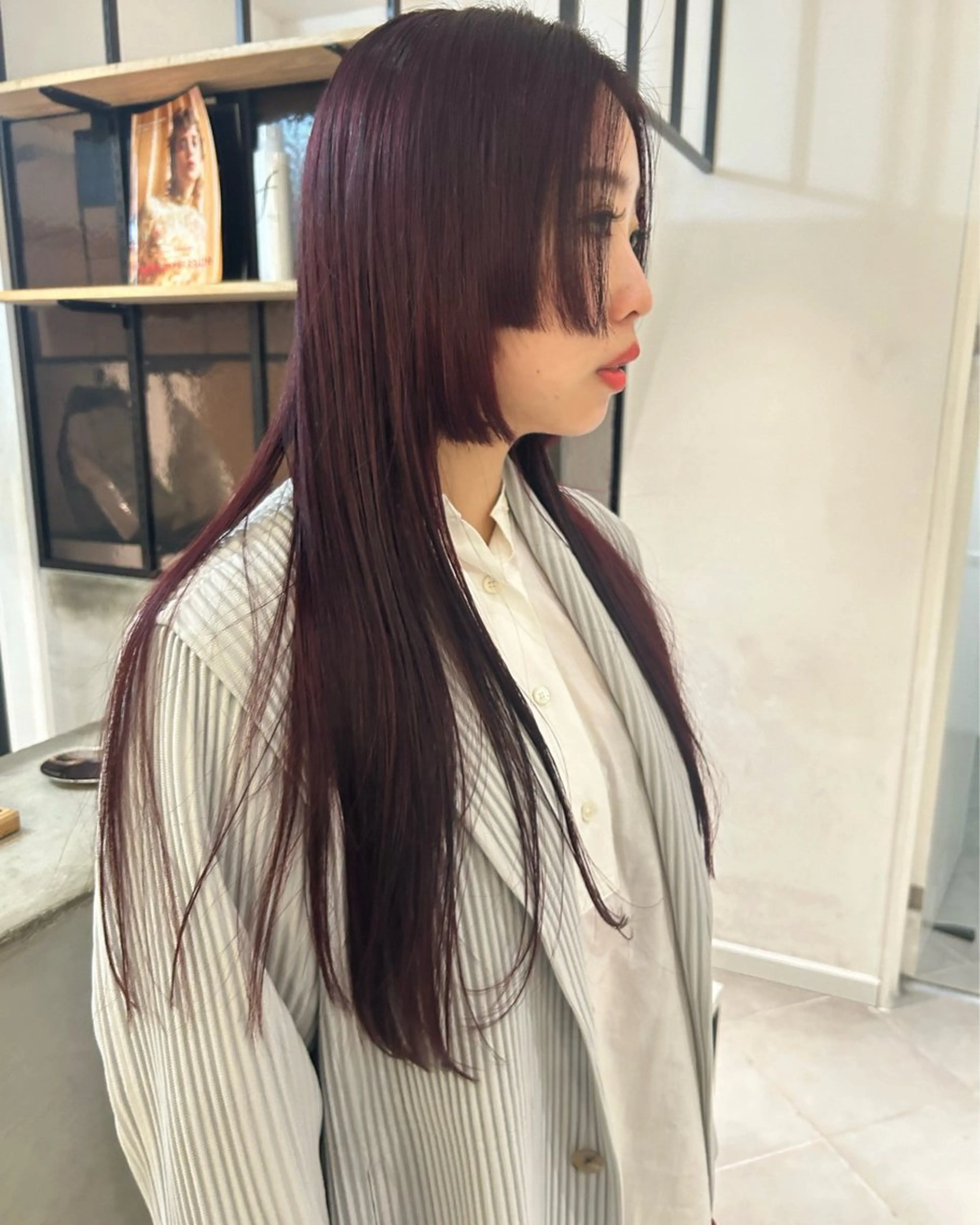 ロング カラー サイドバング カット ヘアカラー トリートメント Loom.所属・村上雅人 ナチュラルモードのヘアスタイル