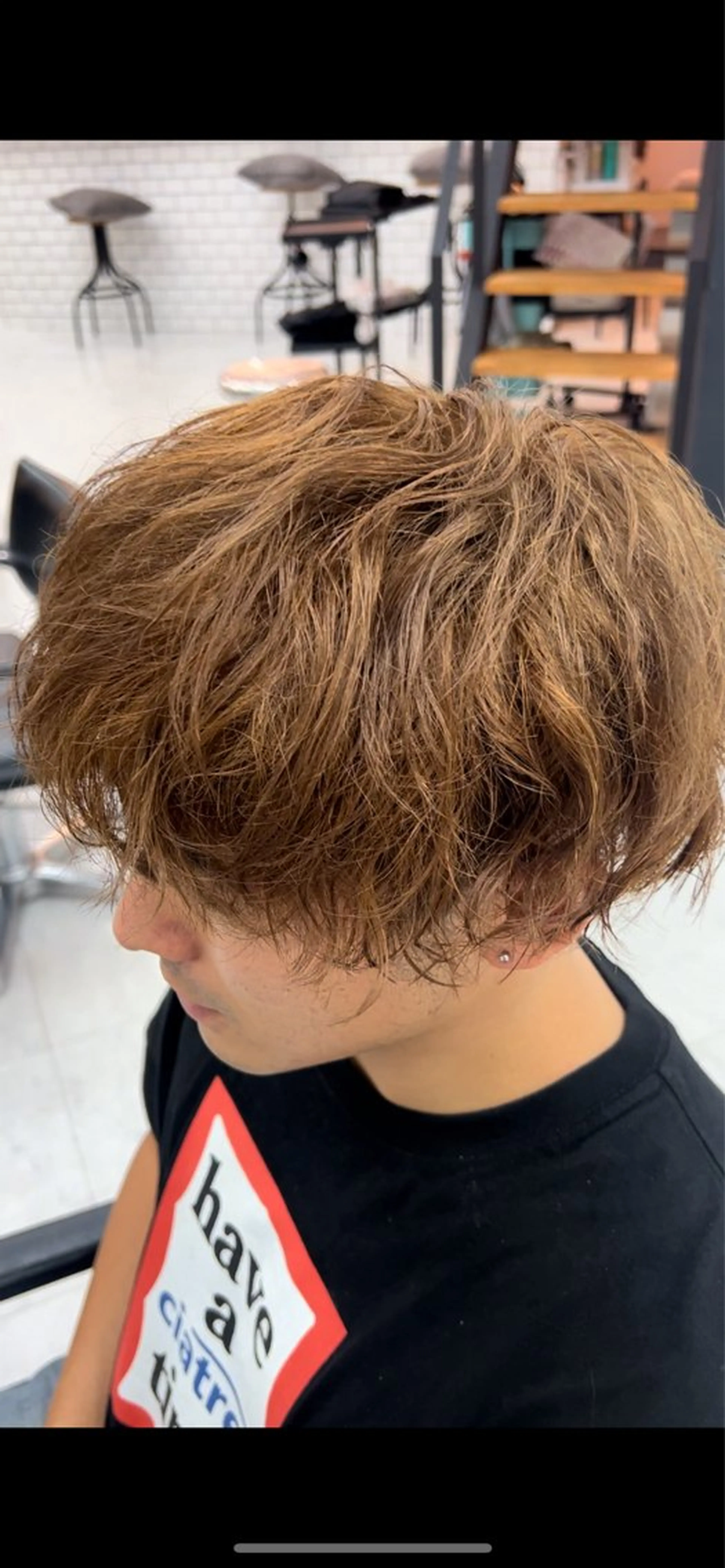 メンズ ダブルカラー寒色系 ボリューム改善ハヤトのヘアスタイル