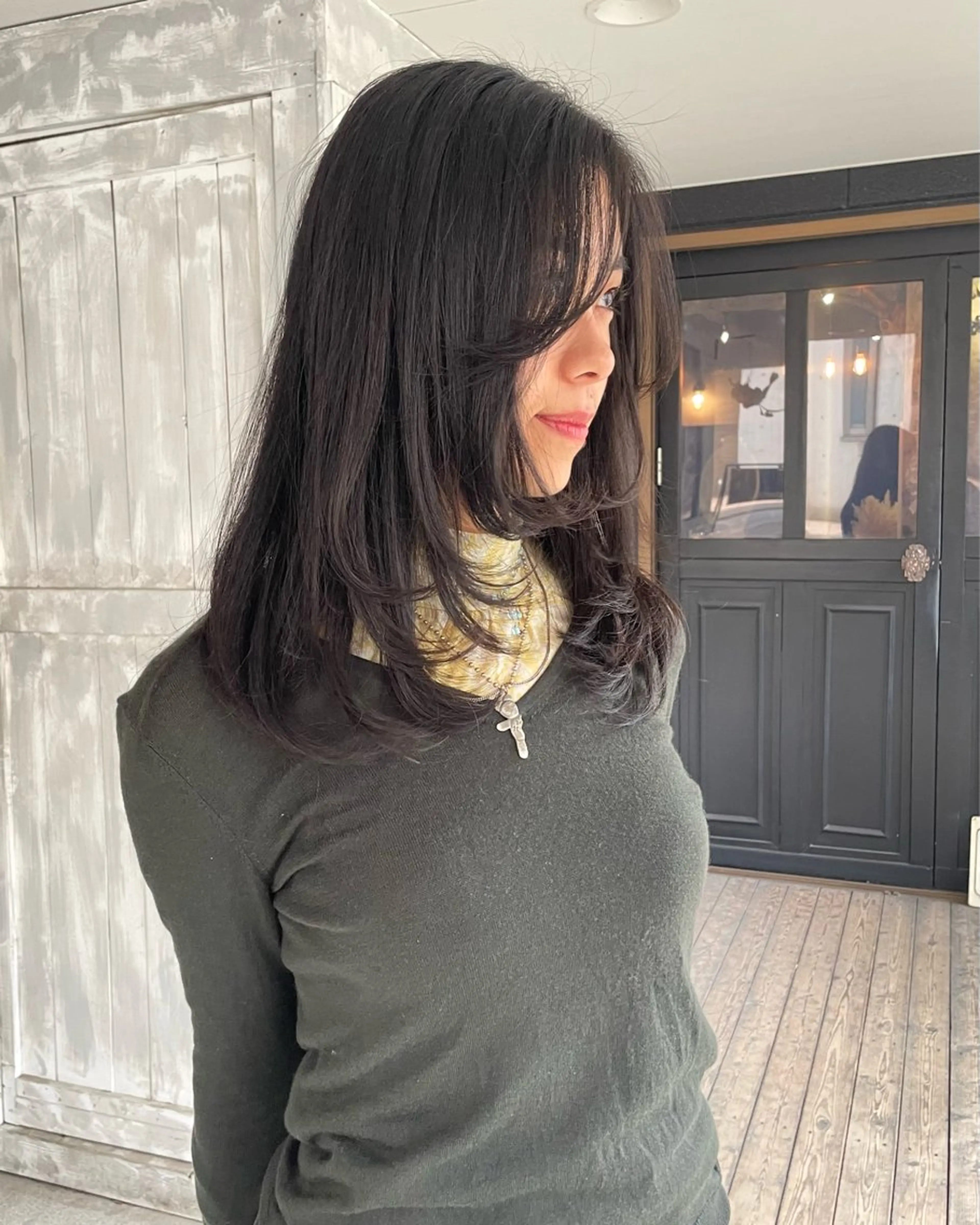 セミロング レイヤーカット 塩谷 雪花のヘアスタイル