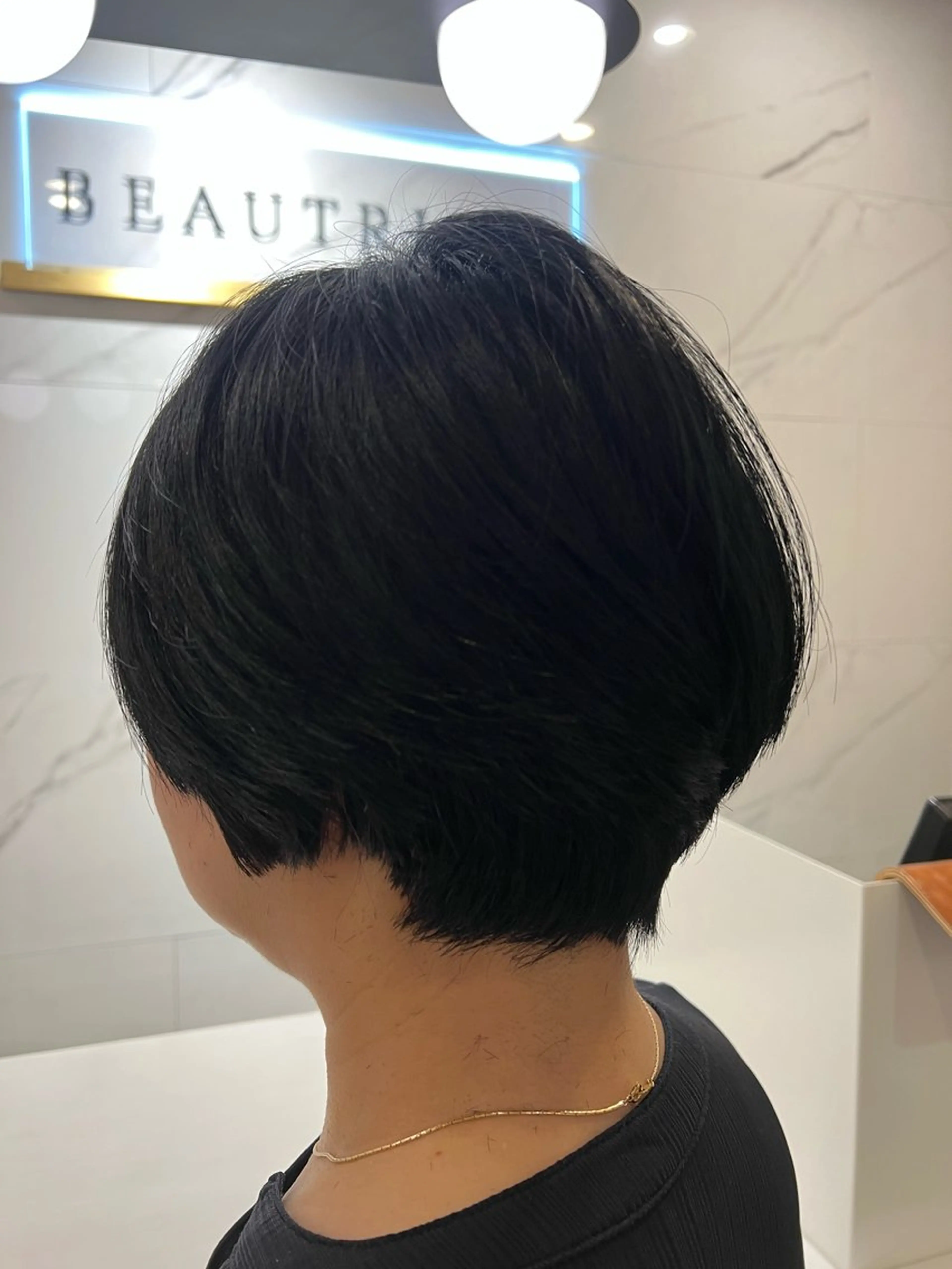ショート 村中 逸紀のヘアスタイル