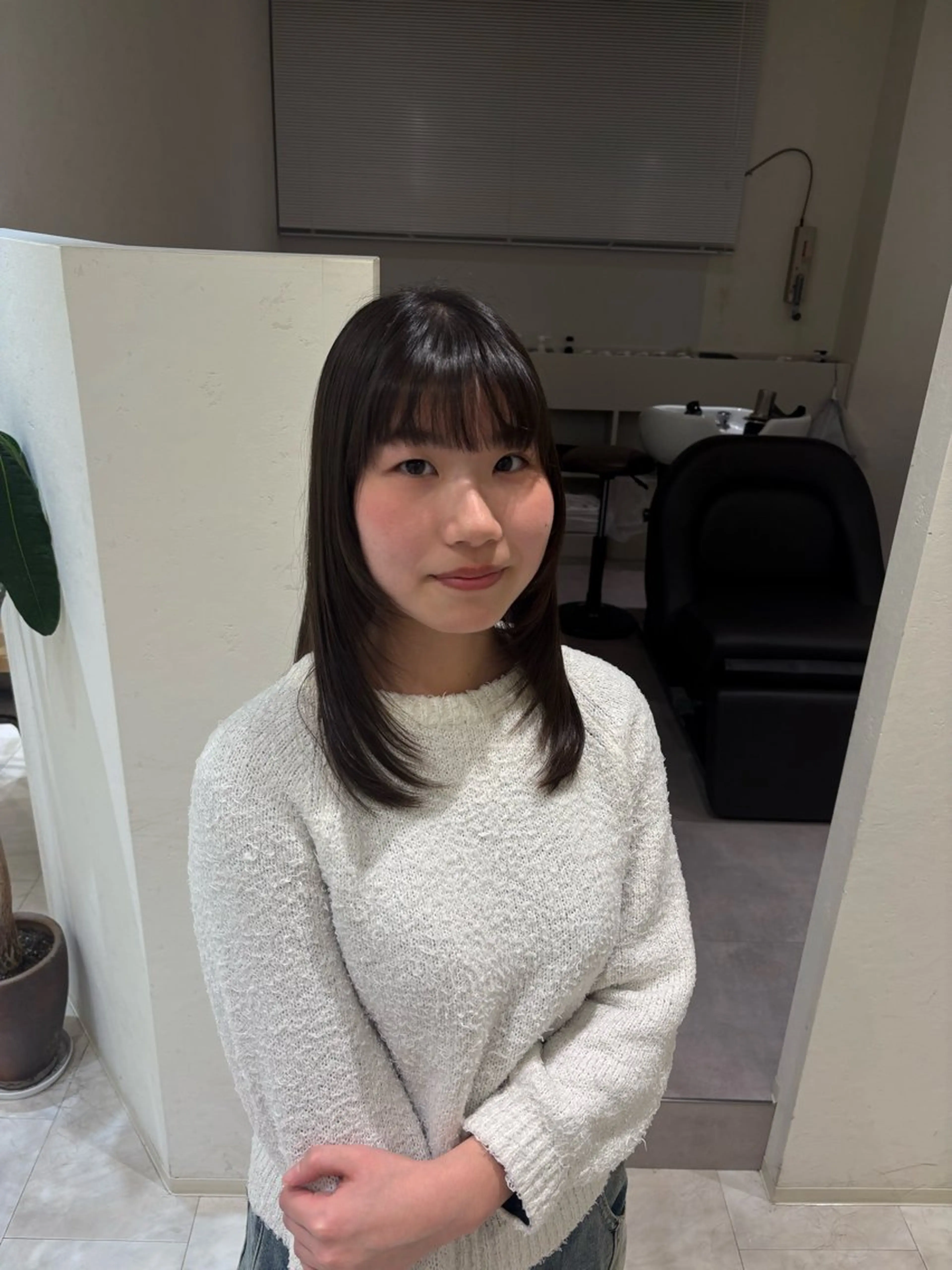 セミロング 佃 風子のヘアスタイル