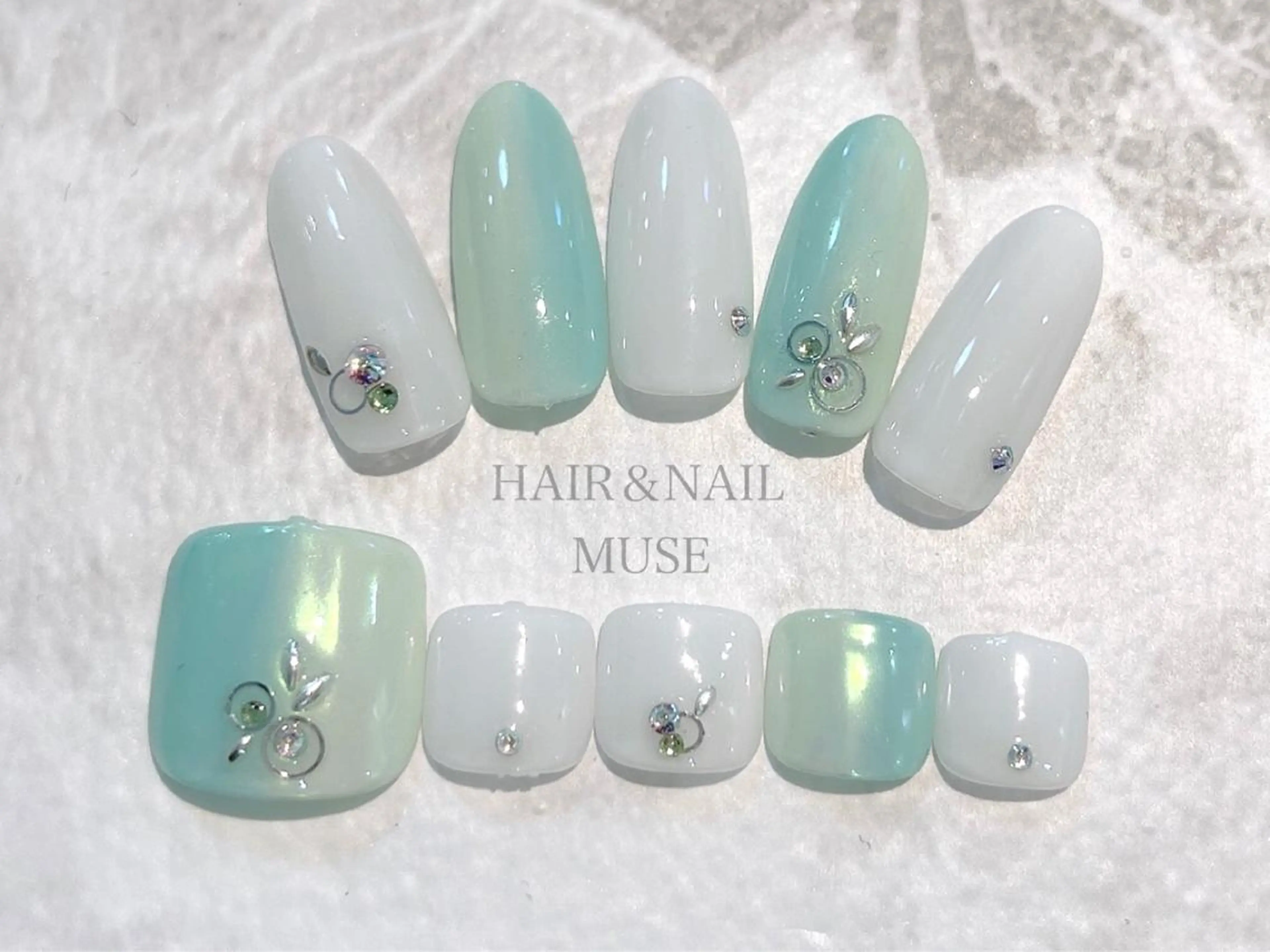 ネイル フットネイル おそろいネイル Nailsalon Julius luna所属・Juliusluna FUZUKIのネイルデザイン