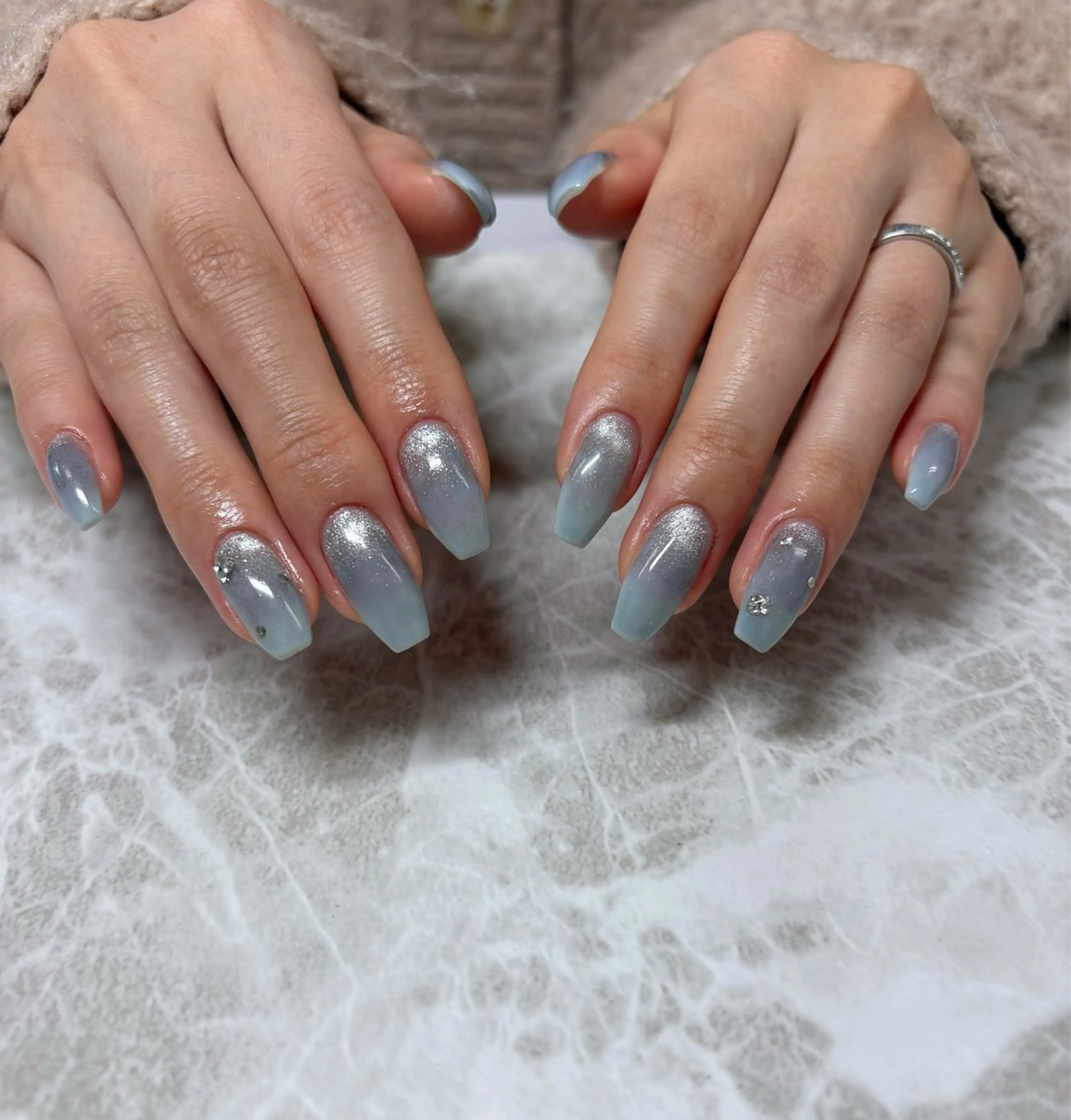 ネイル マグネットネイル ハンドネイル private salon magique所属・Rina🫧 大阪/福島のネイルデザイン