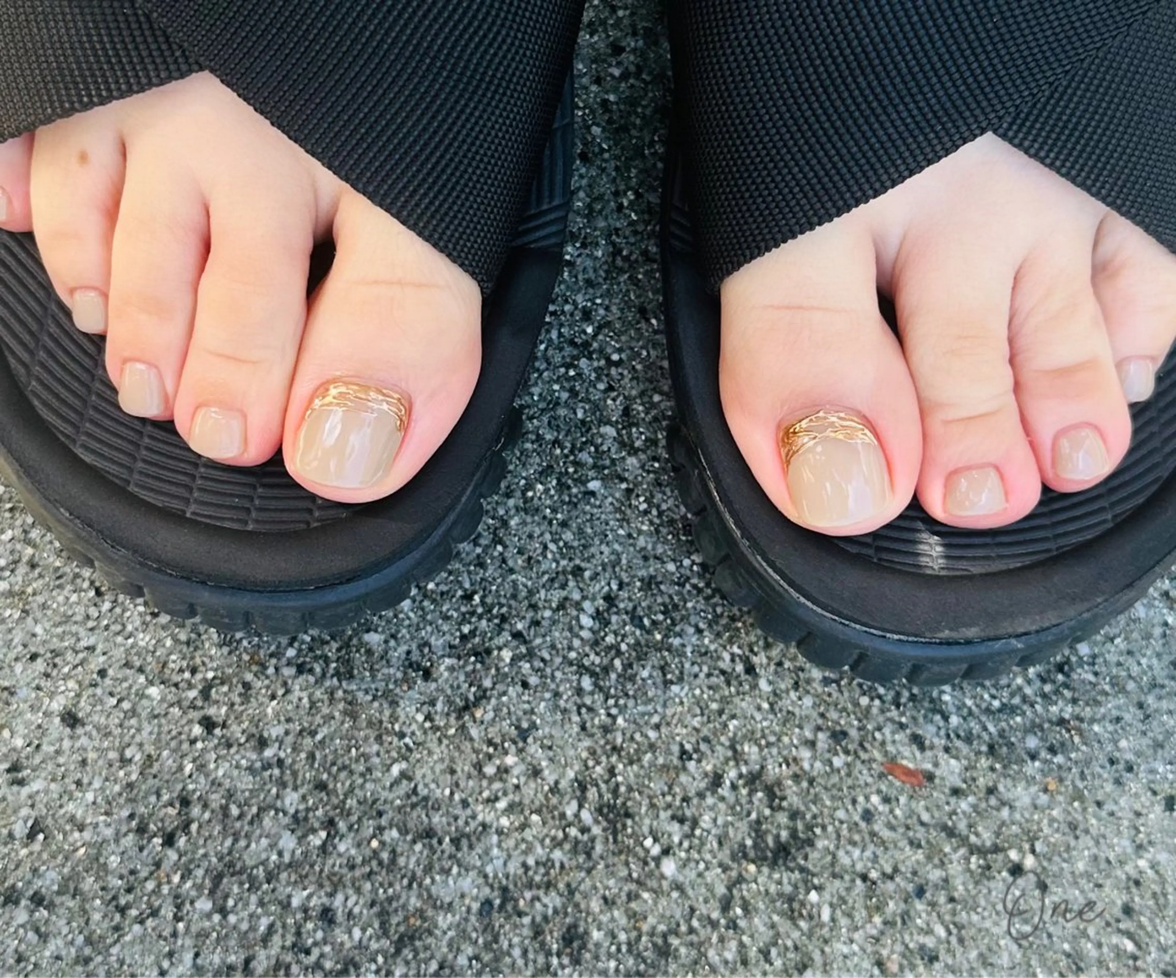 ネイル フットネイル 田中 愛未のネイルデザイン