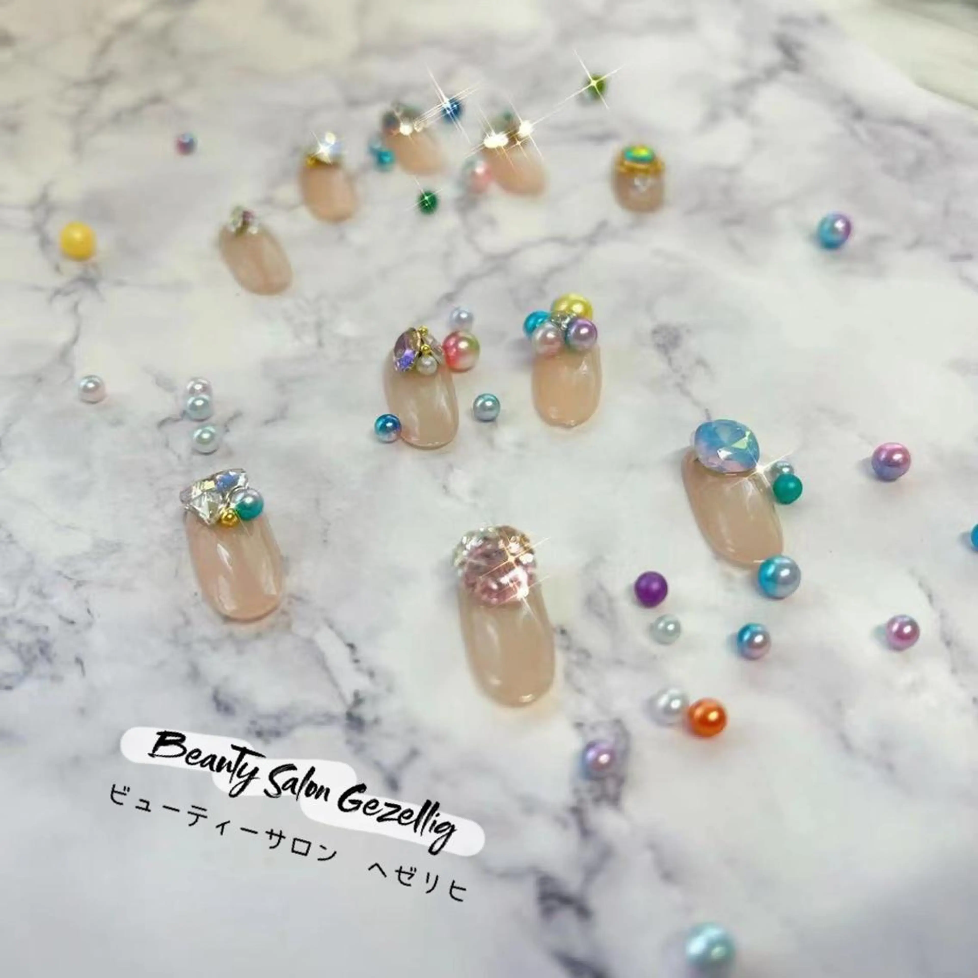 ネイル キラキラネイル ビューティーサロン ヘゼリヒのネイルデザイン